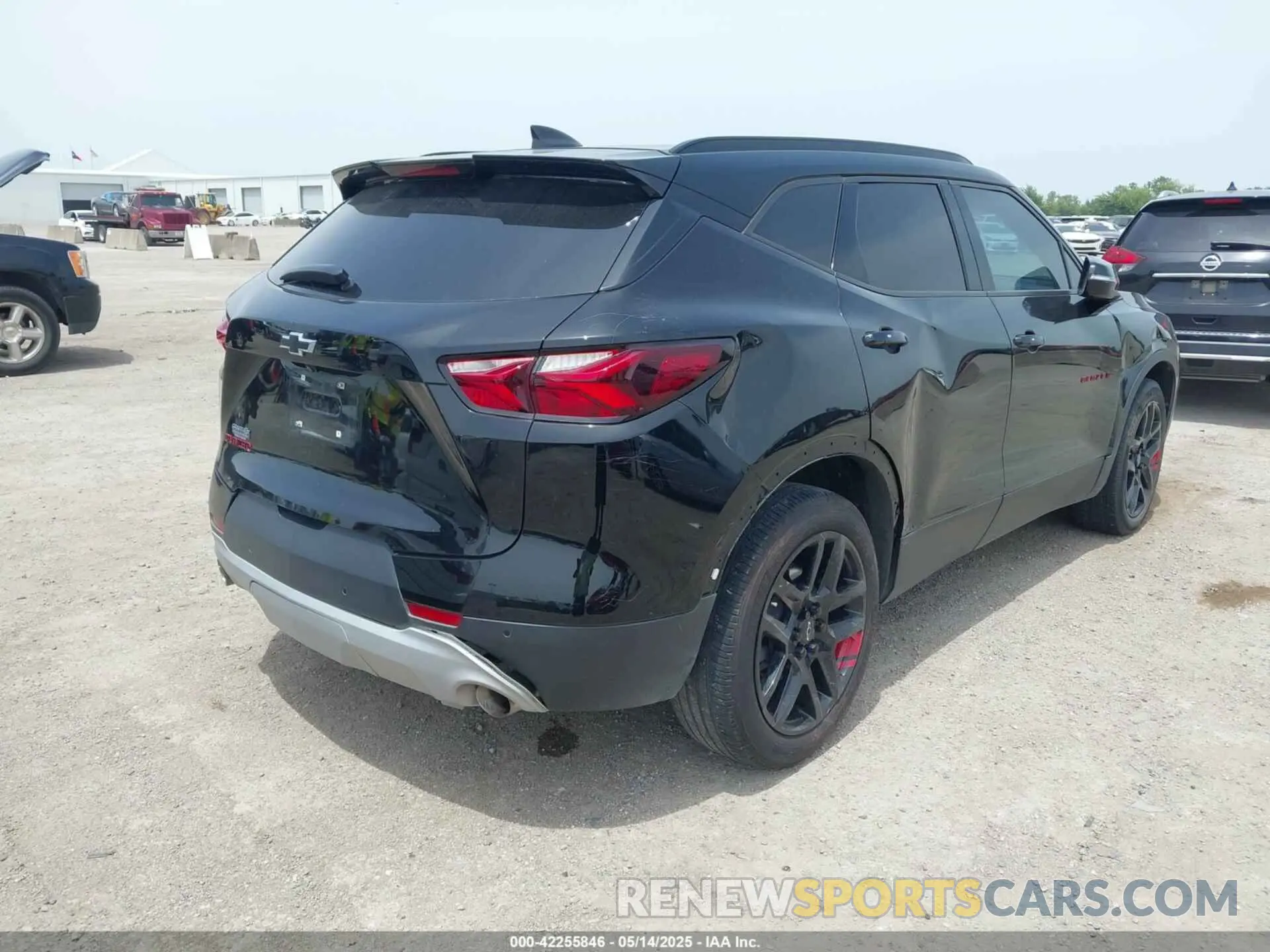 4 Photograph of a damaged car 3GNKBCRS8MS576305 CHEVROLET BLAZER 2021