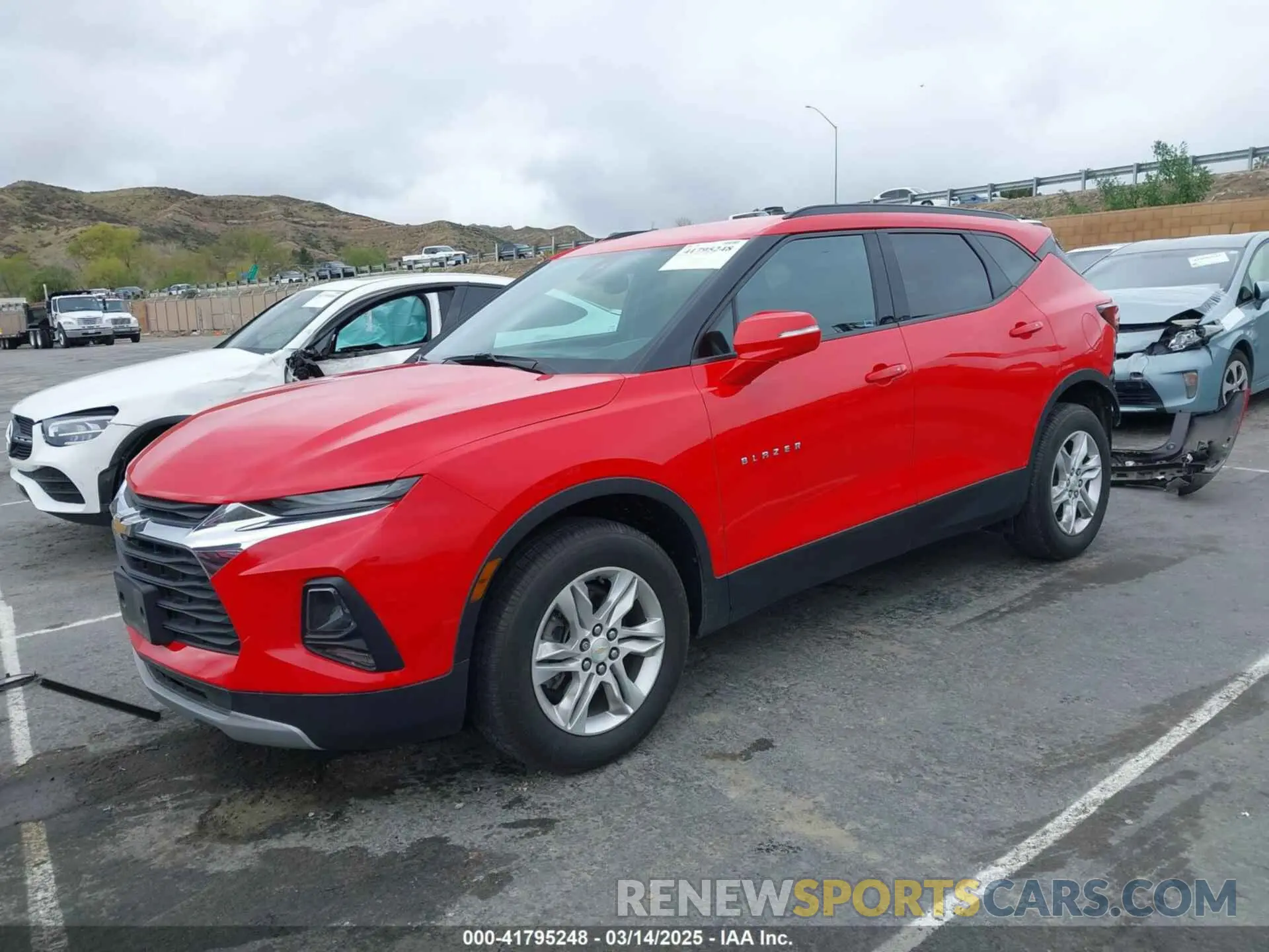 2 Photograph of a damaged car 3GNKBCRS9MS534791 CHEVROLET BLAZER 2021