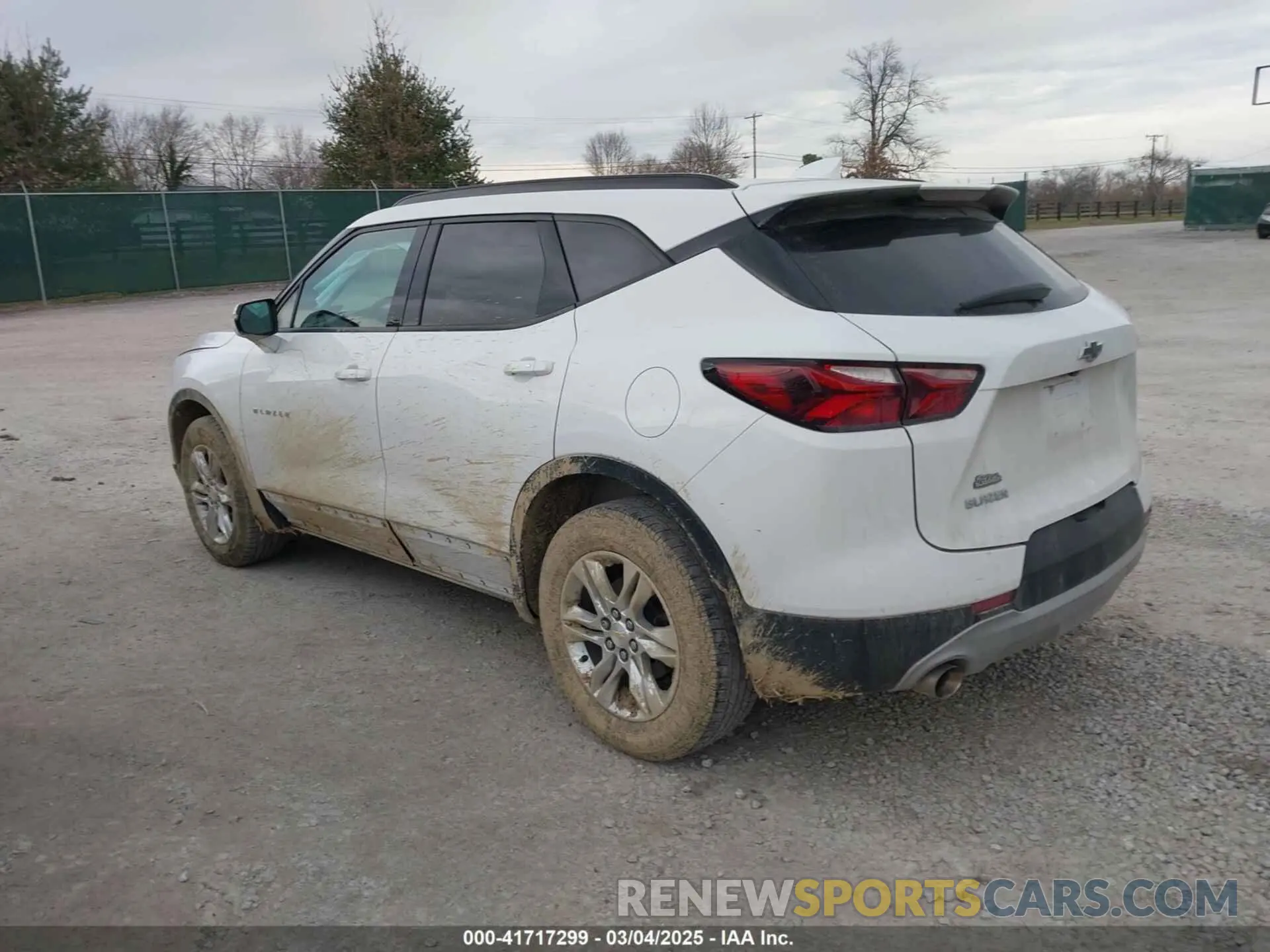3 Фотография поврежденного автомобиля 3GNKBCRSXMS551244 CHEVROLET BLAZER 2021