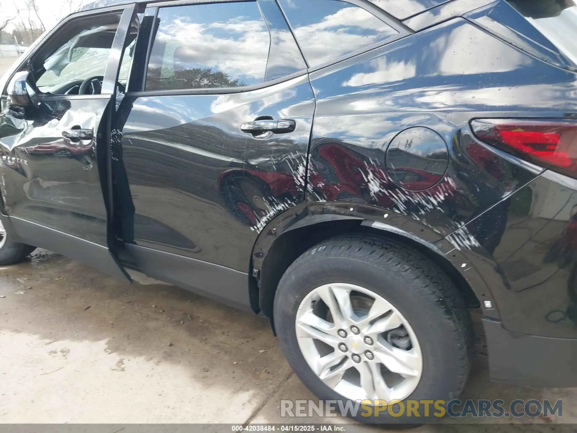 15 Photograph of a damaged car 3GNKBCRSXMS585331 CHEVROLET BLAZER 2021