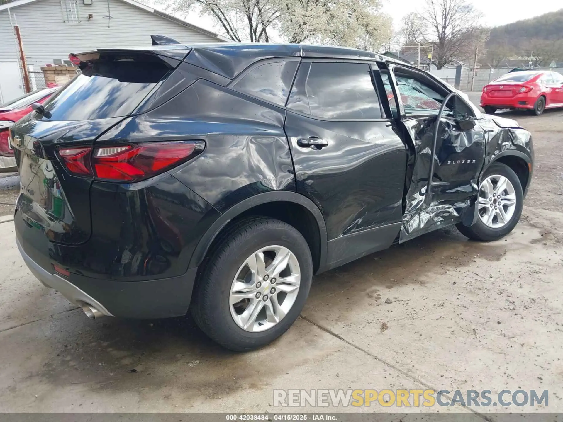4 Photograph of a damaged car 3GNKBCRSXMS585331 CHEVROLET BLAZER 2021