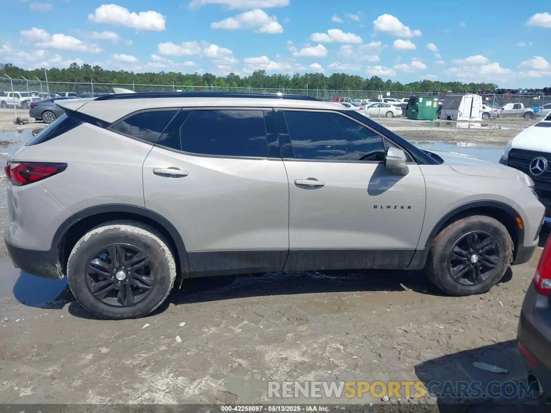 12 Photograph of a damaged car 3GNKBDRS5MS502636 CHEVROLET BLAZER 2021