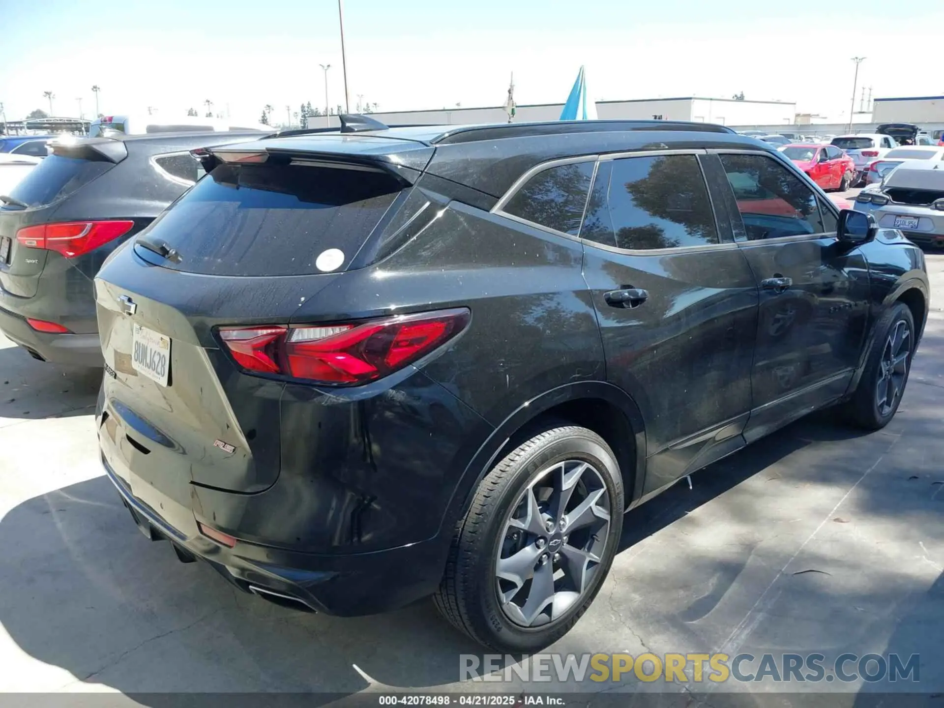 4 Photograph of a damaged car 3GNKBERS4MS523208 CHEVROLET BLAZER 2021