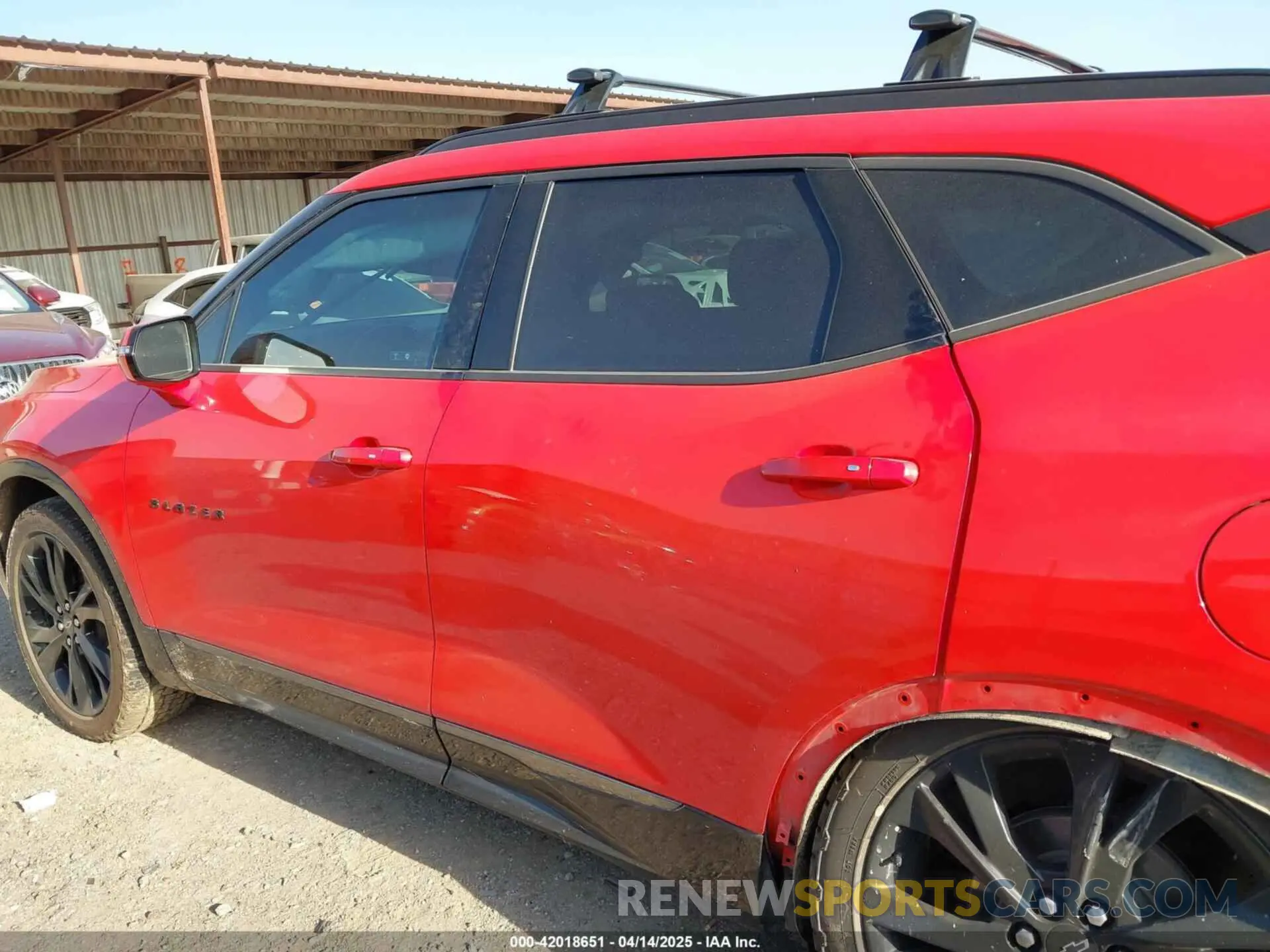 14 Photograph of a damaged car 3GNKBERS6MS581014 CHEVROLET BLAZER 2021