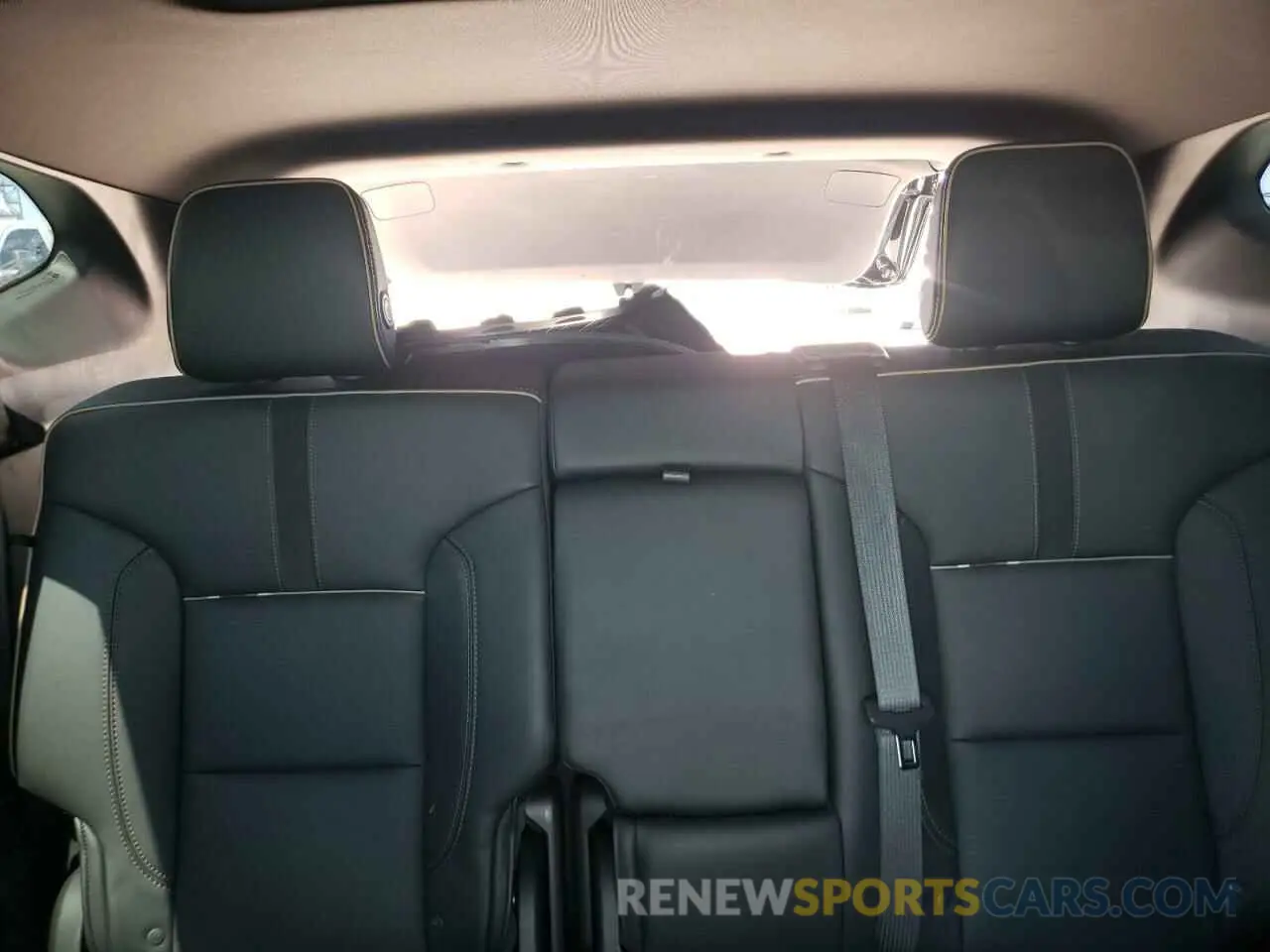 10 Photograph of a damaged car 3GNKBFRS5MS509002 CHEVROLET BLAZER 2021