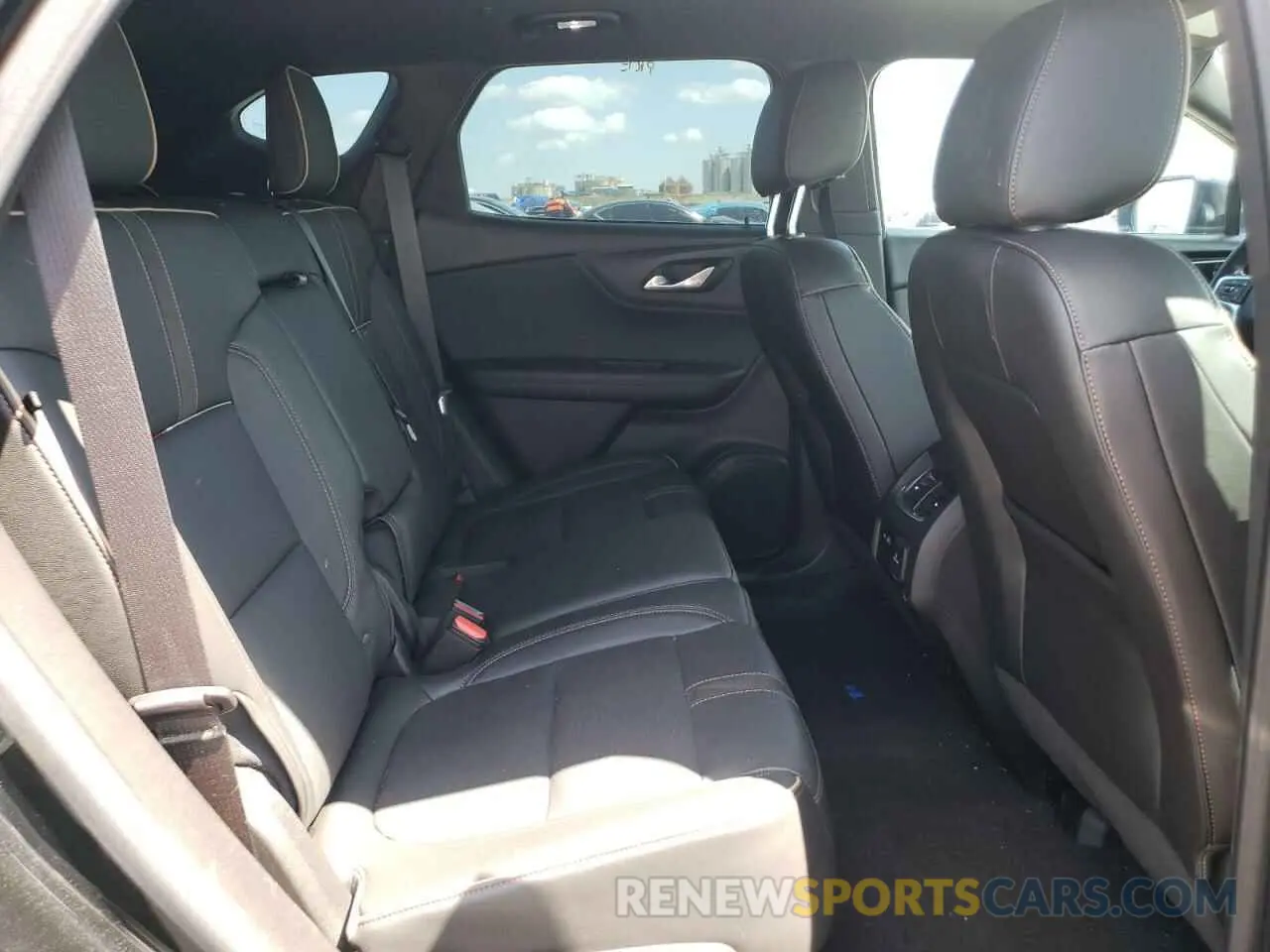 11 Photograph of a damaged car 3GNKBFRS5MS509002 CHEVROLET BLAZER 2021