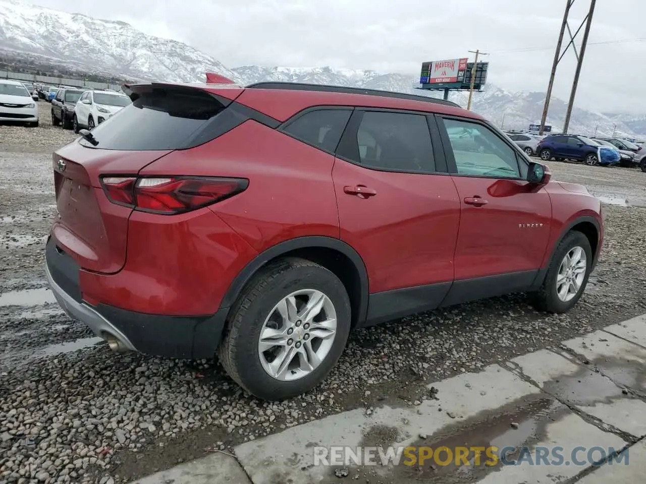 3 Фотография поврежденного автомобиля 3GNKBHR41MS555214 CHEVROLET BLAZER 2021