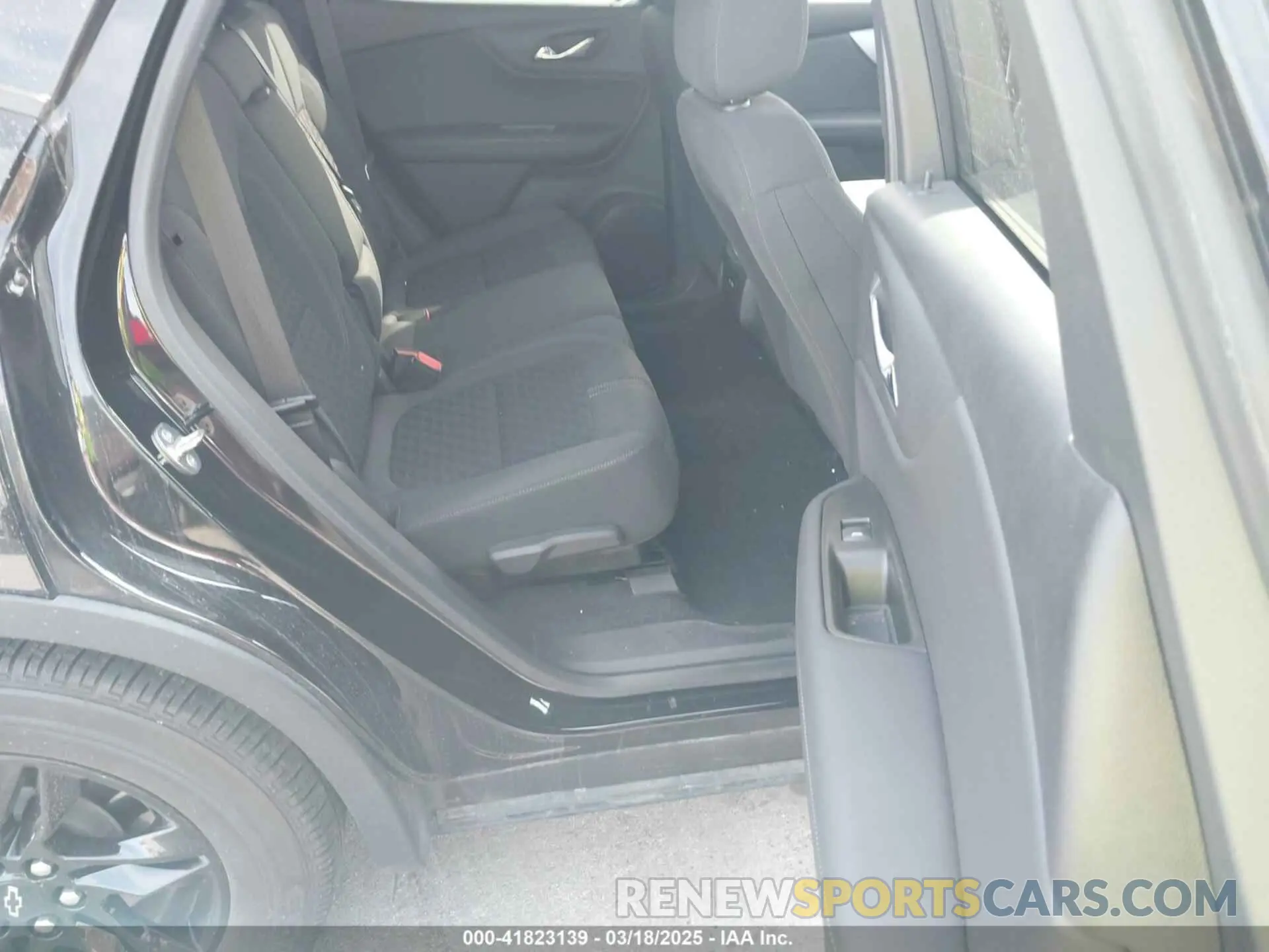 8 Photograph of a damaged car 3GNKBHRS1MS510207 CHEVROLET BLAZER 2021