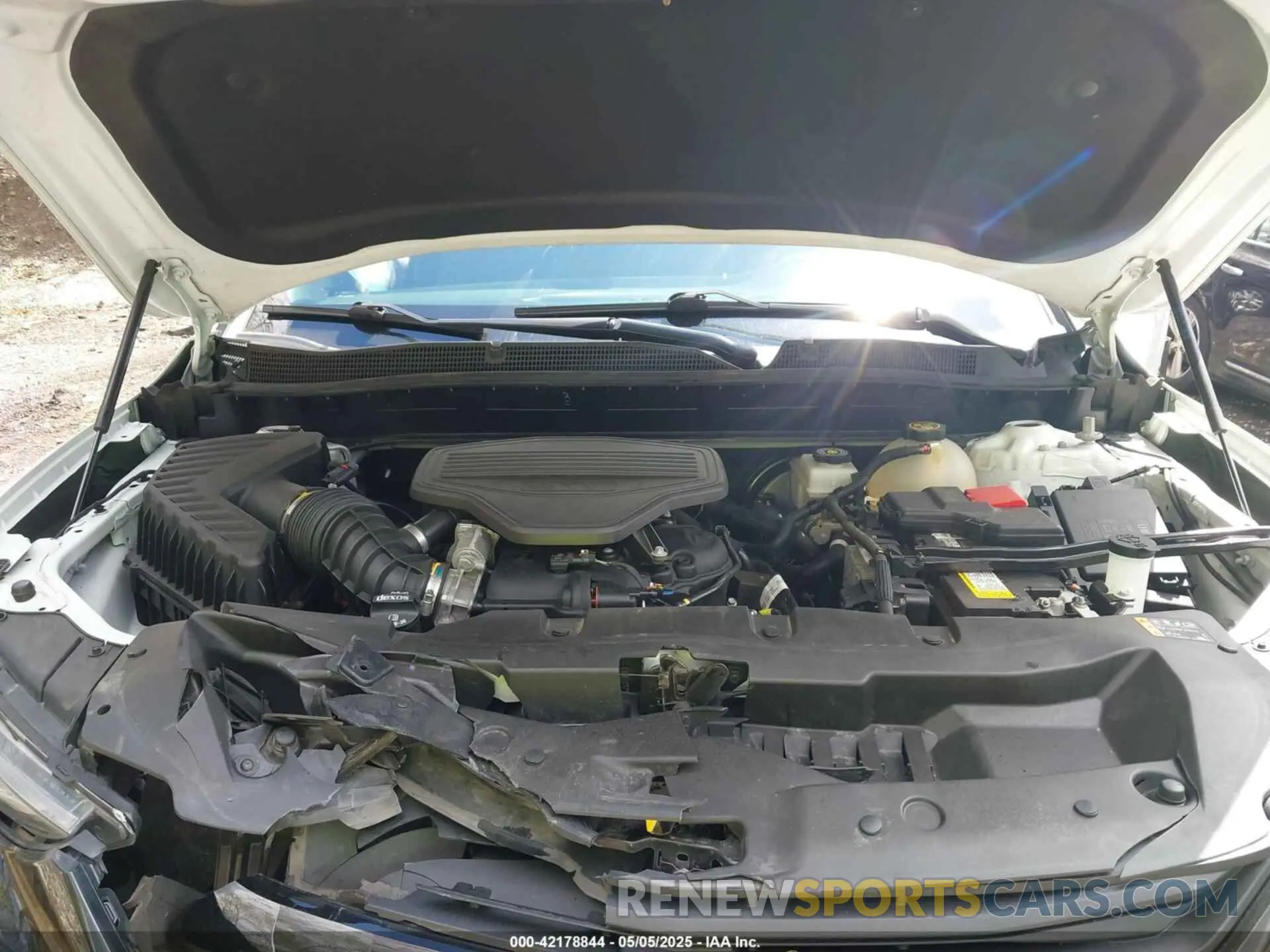 10 Photograph of a damaged car 3GNKBHRS1MS569998 CHEVROLET BLAZER 2021
