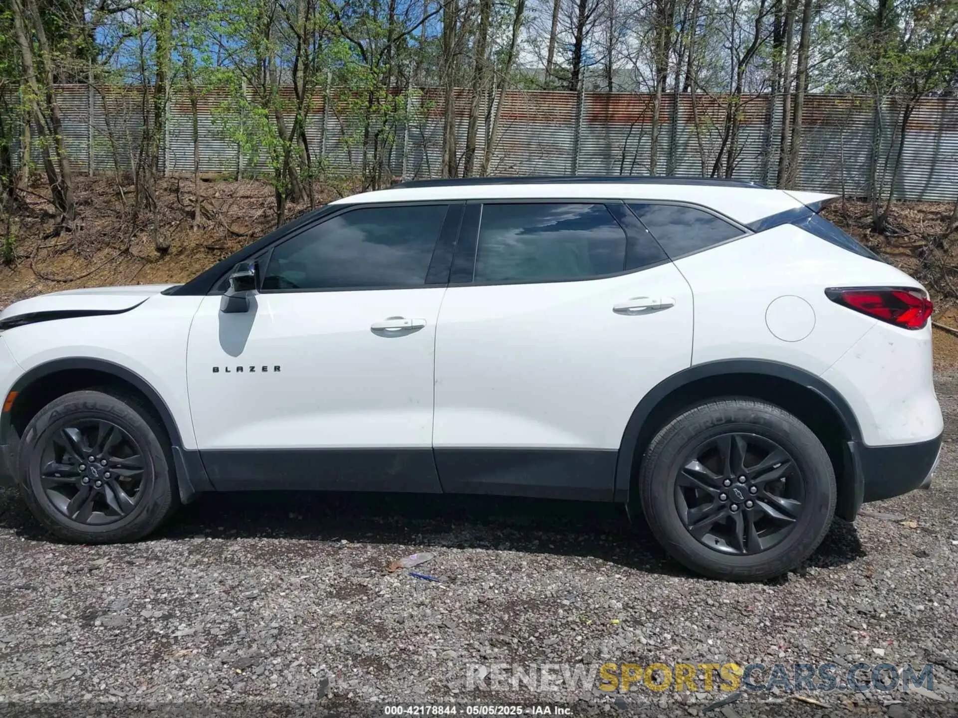 15 Photograph of a damaged car 3GNKBHRS1MS569998 CHEVROLET BLAZER 2021