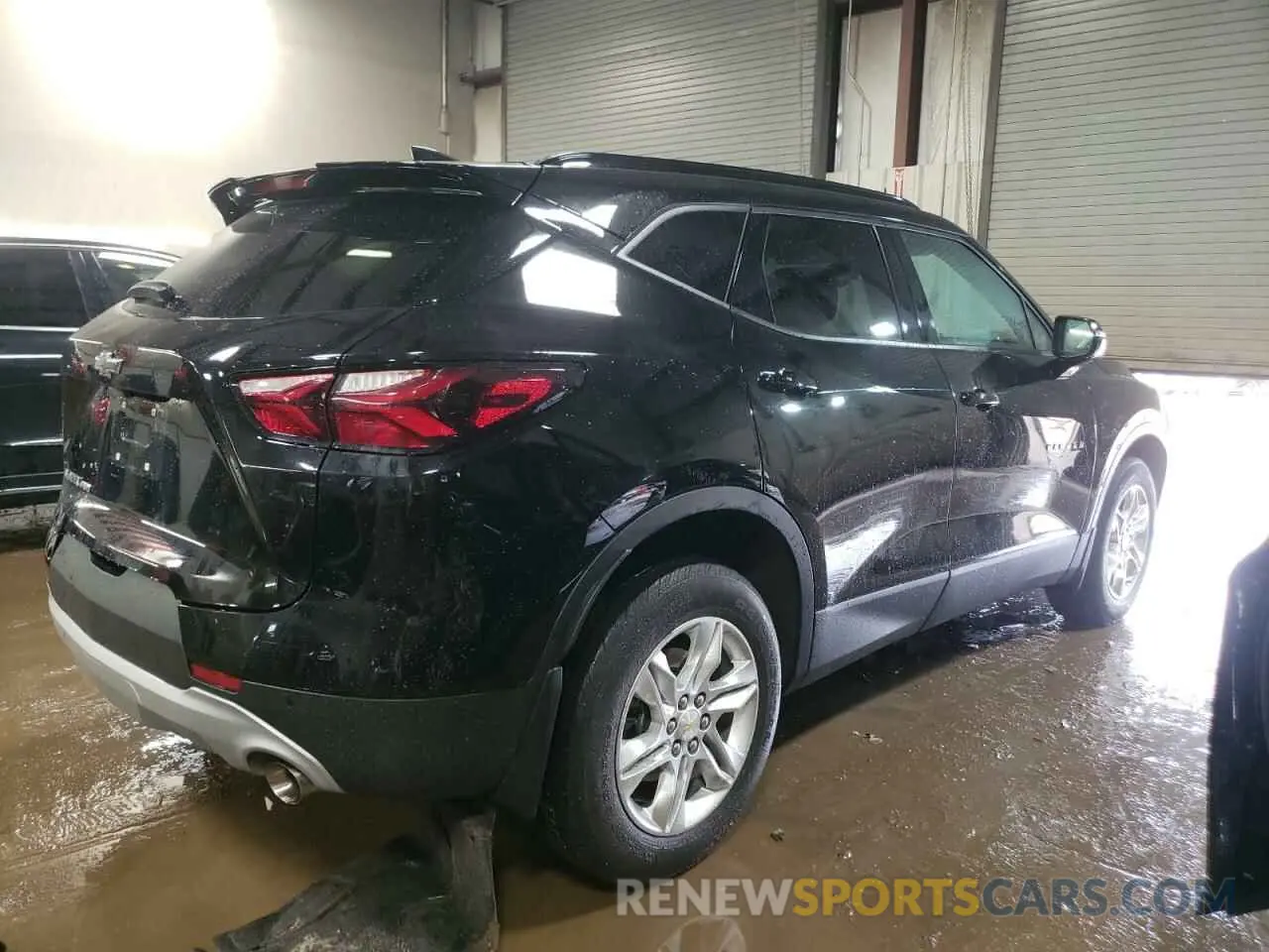 3 Photograph of a damaged car 3GNKBHRS4MS524957 CHEVROLET BLAZER 2021
