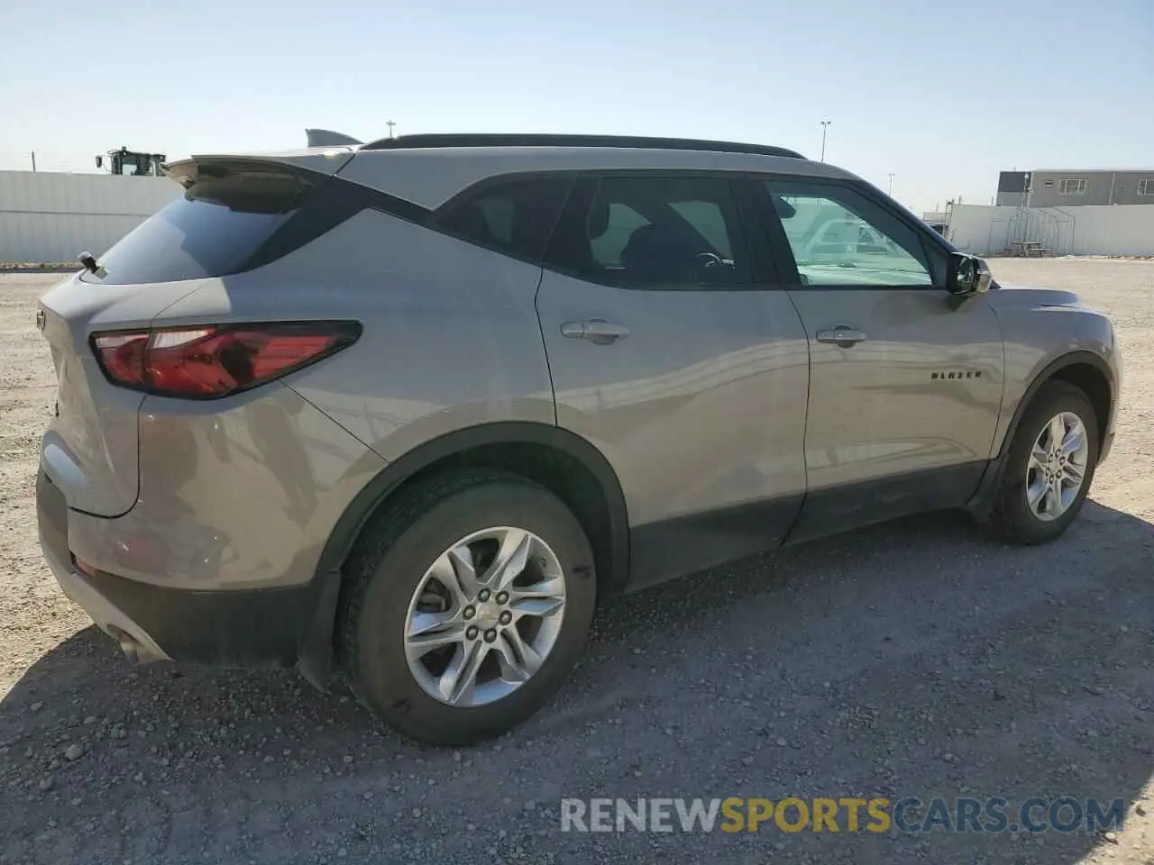 3 Photograph of a damaged car 3GNKBHRS4MS582244 CHEVROLET BLAZER 2021