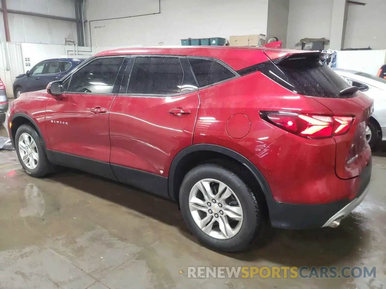 2 Фотография поврежденного автомобиля 3GNKBHRS5MS571348 CHEVROLET BLAZER 2021