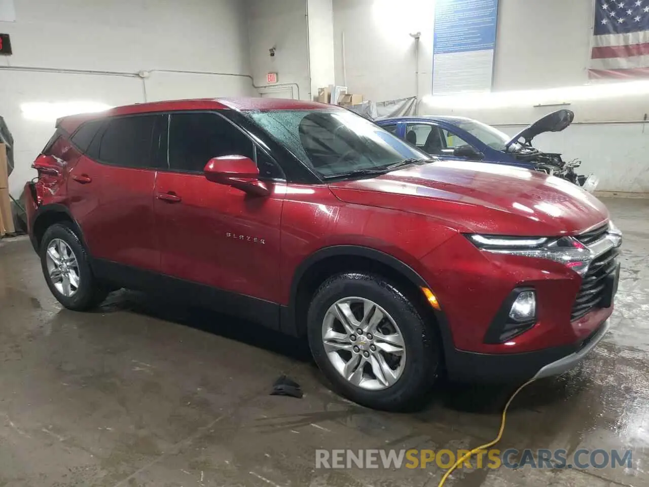 4 Фотография поврежденного автомобиля 3GNKBHRS5MS571348 CHEVROLET BLAZER 2021