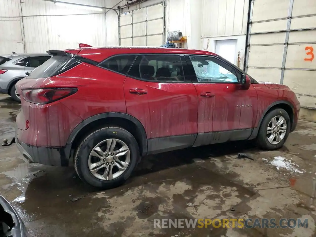 3 Photograph of a damaged car 3GNKBHRS9MS587374 CHEVROLET BLAZER 2021