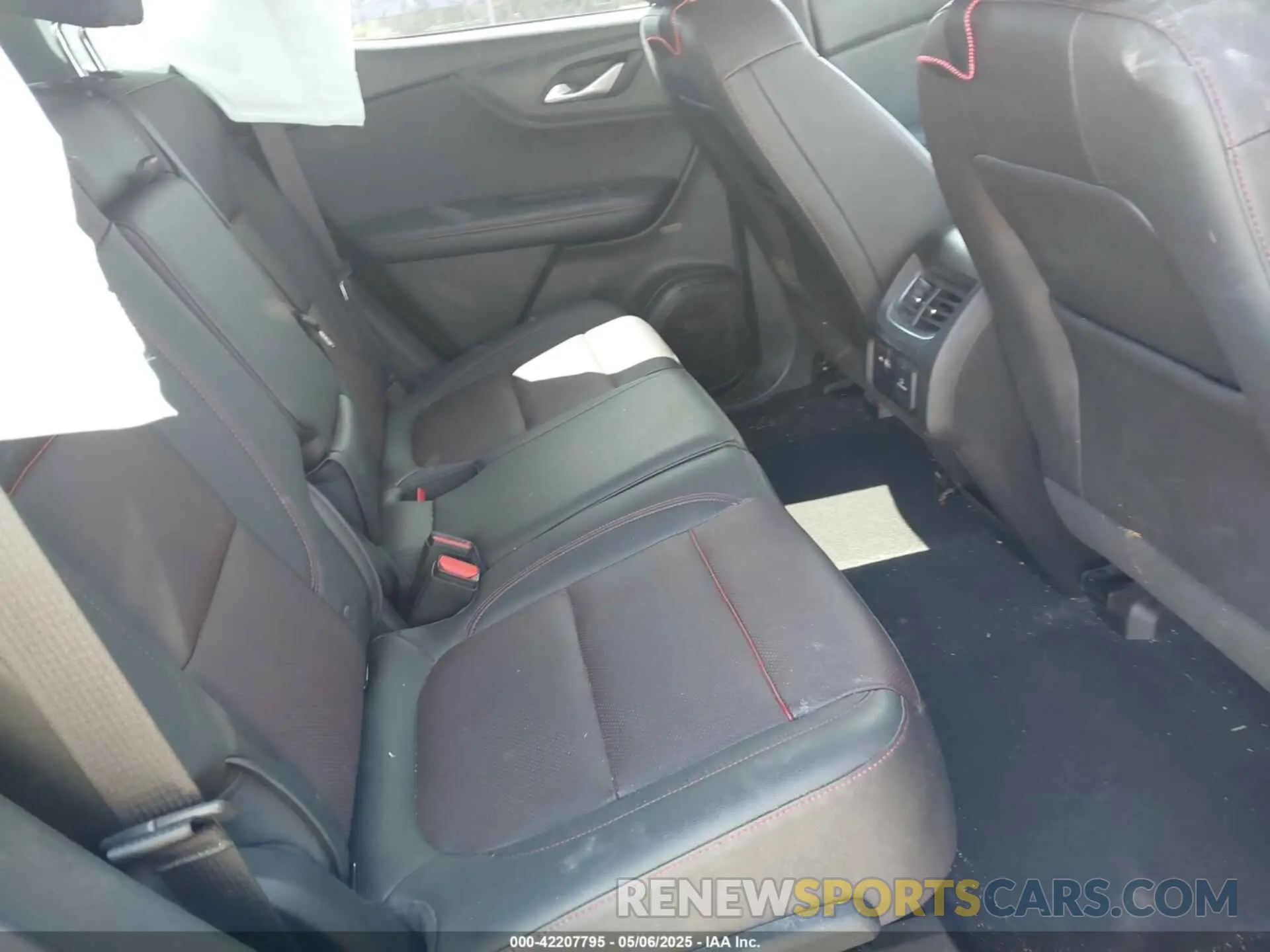8 Фотография поврежденного автомобиля 3GNKBKRS2MS579534 CHEVROLET BLAZER 2021