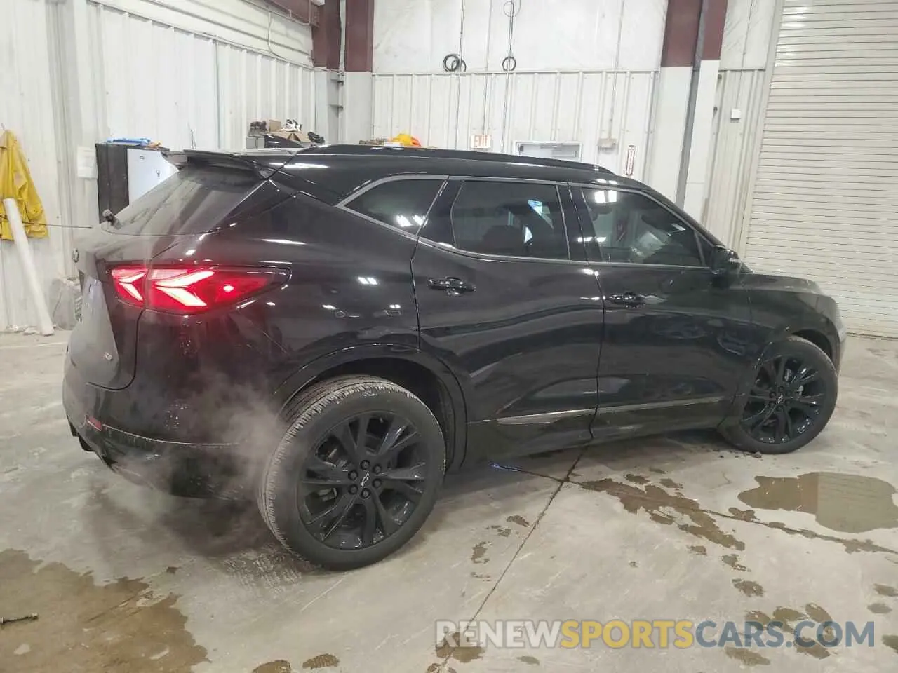 3 Фотография поврежденного автомобиля 3GNKBKRS6MS523726 CHEVROLET BLAZER 2021