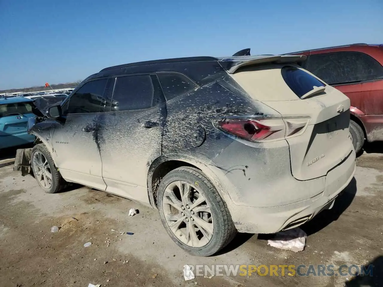 2 Фотография поврежденного автомобиля 3GNKBKRS8MS527213 CHEVROLET BLAZER 2021