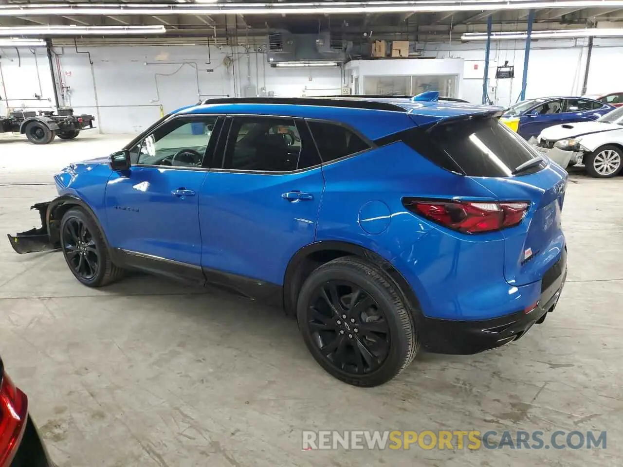 2 Photograph of a damaged car 3GNKBKRS8MS542374 CHEVROLET BLAZER 2021