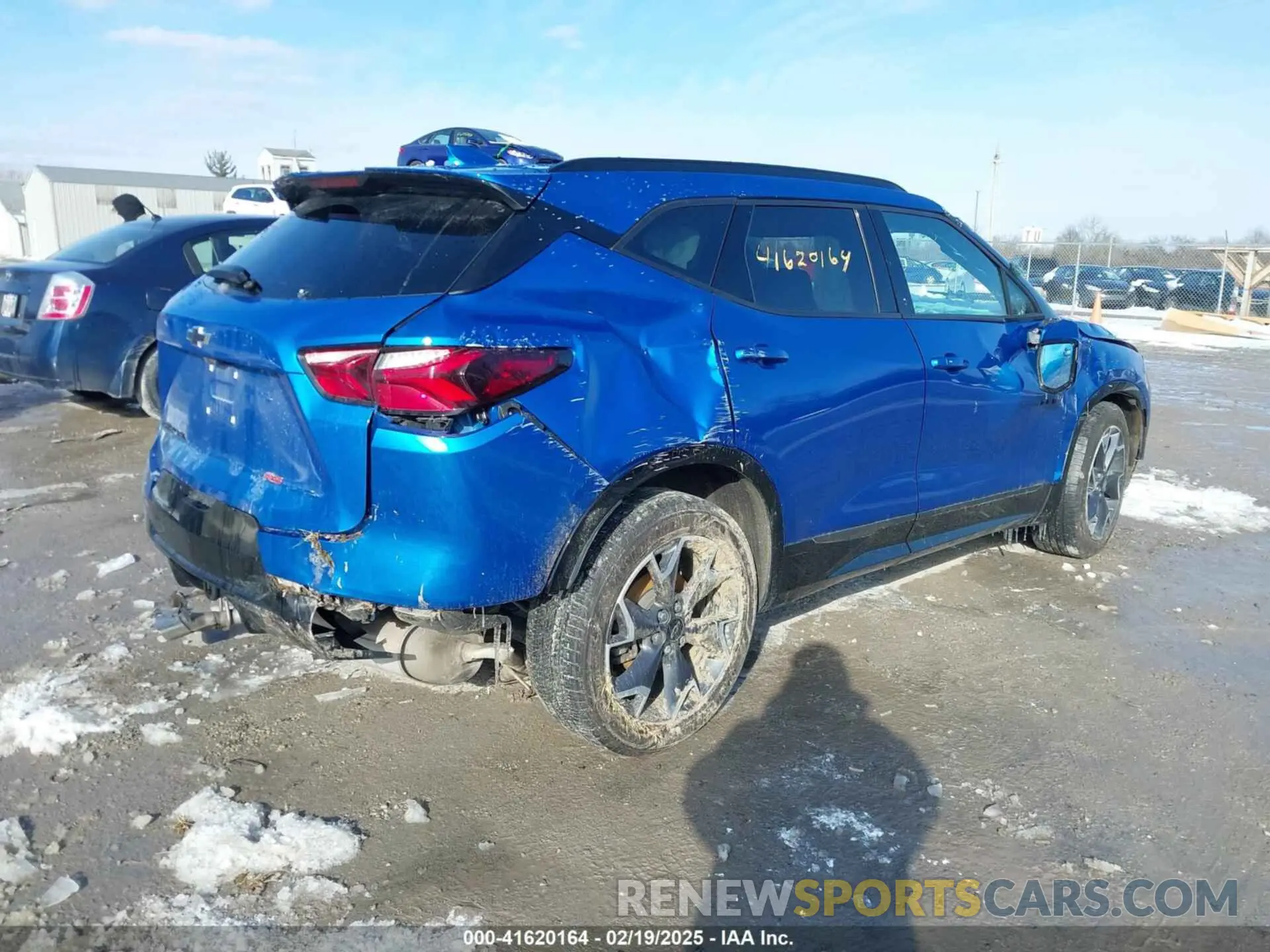 4 Фотография поврежденного автомобиля 3GNKBKRS9MS529505 CHEVROLET BLAZER 2021
