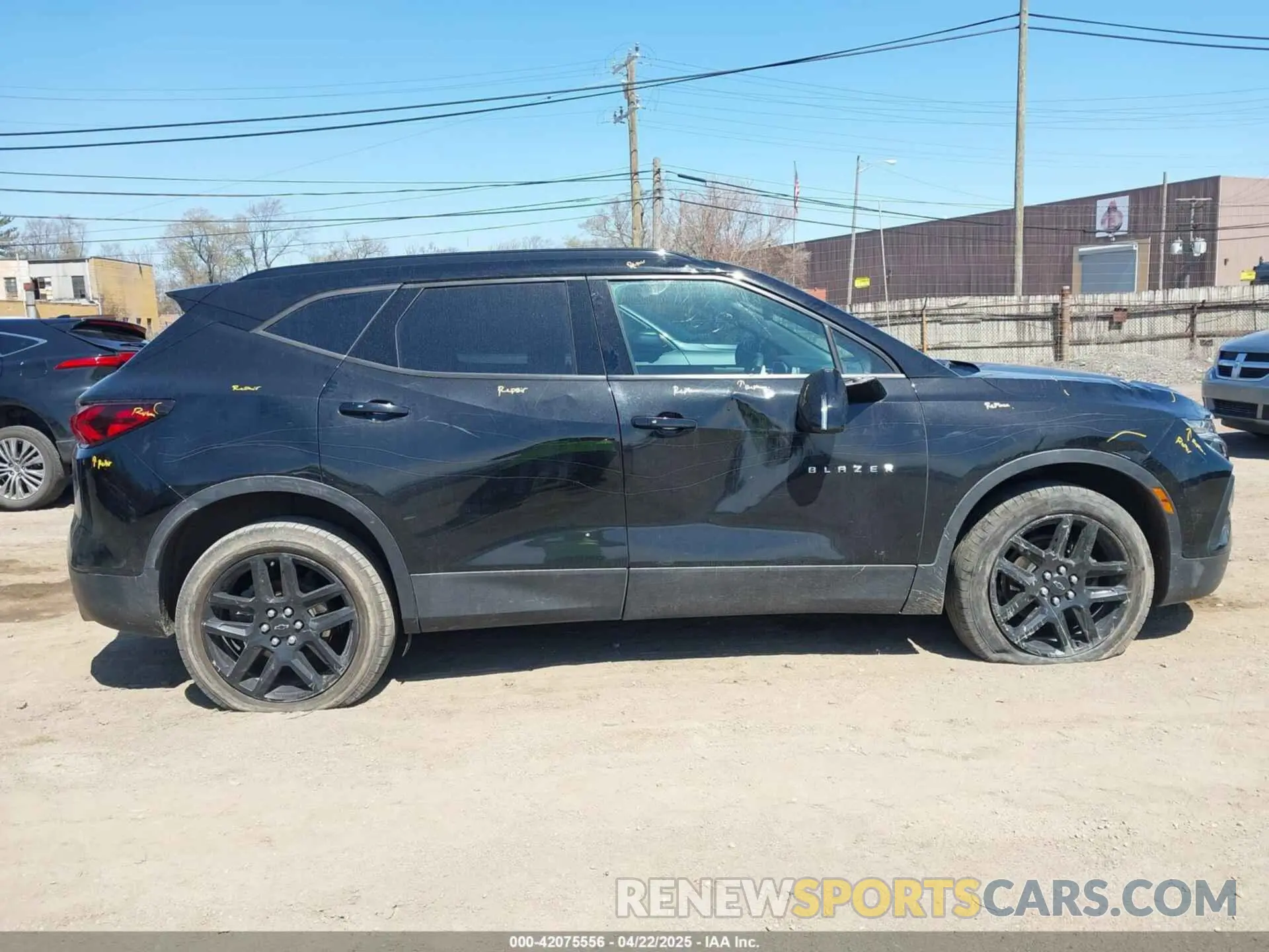 13 Фотография поврежденного автомобиля 3GNKBCR40NS149123 CHEVROLET BLAZER 2022