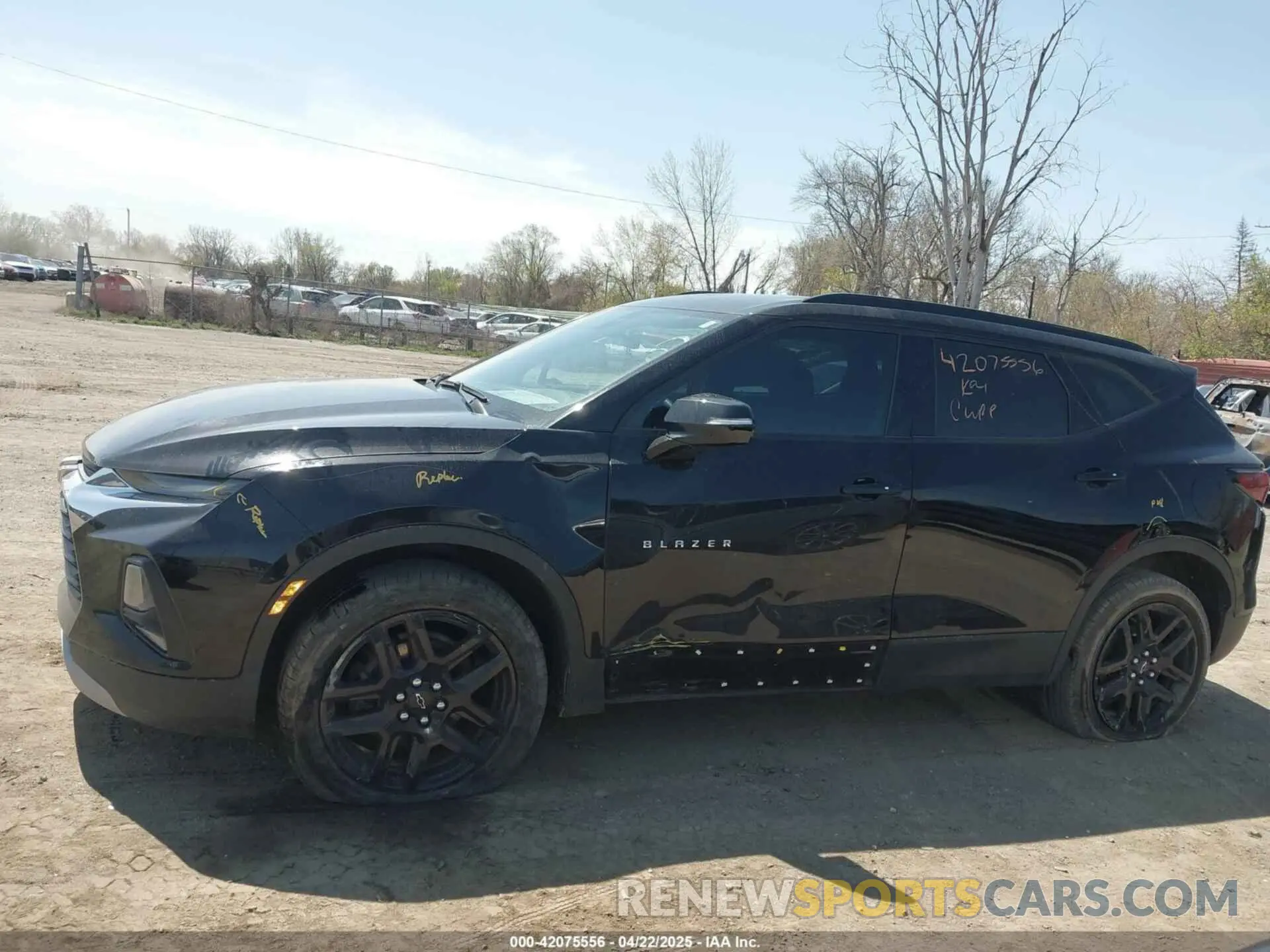 14 Фотография поврежденного автомобиля 3GNKBCR40NS149123 CHEVROLET BLAZER 2022