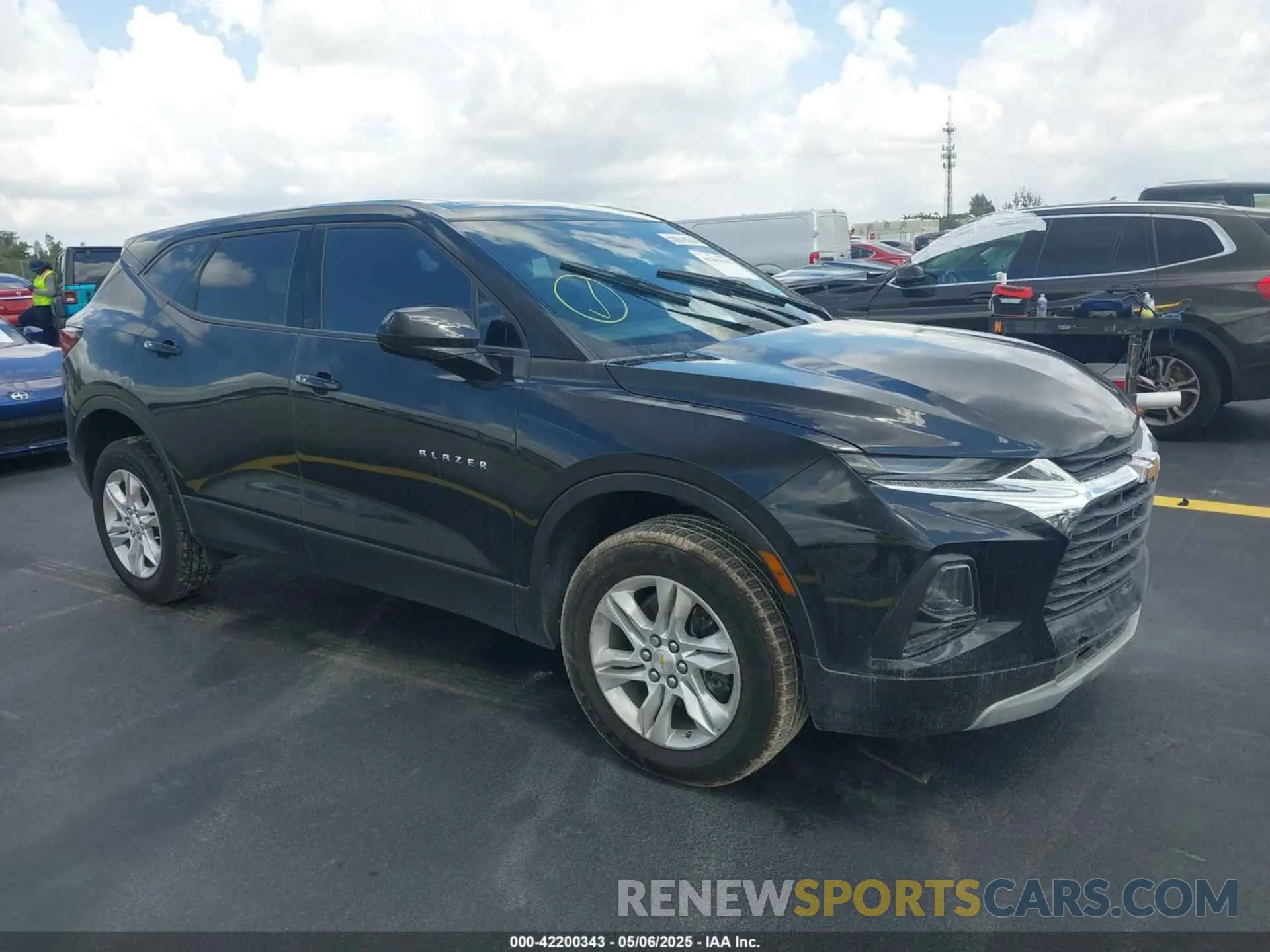 1 Photograph of a damaged car 3GNKBCR40NS194997 CHEVROLET BLAZER 2022