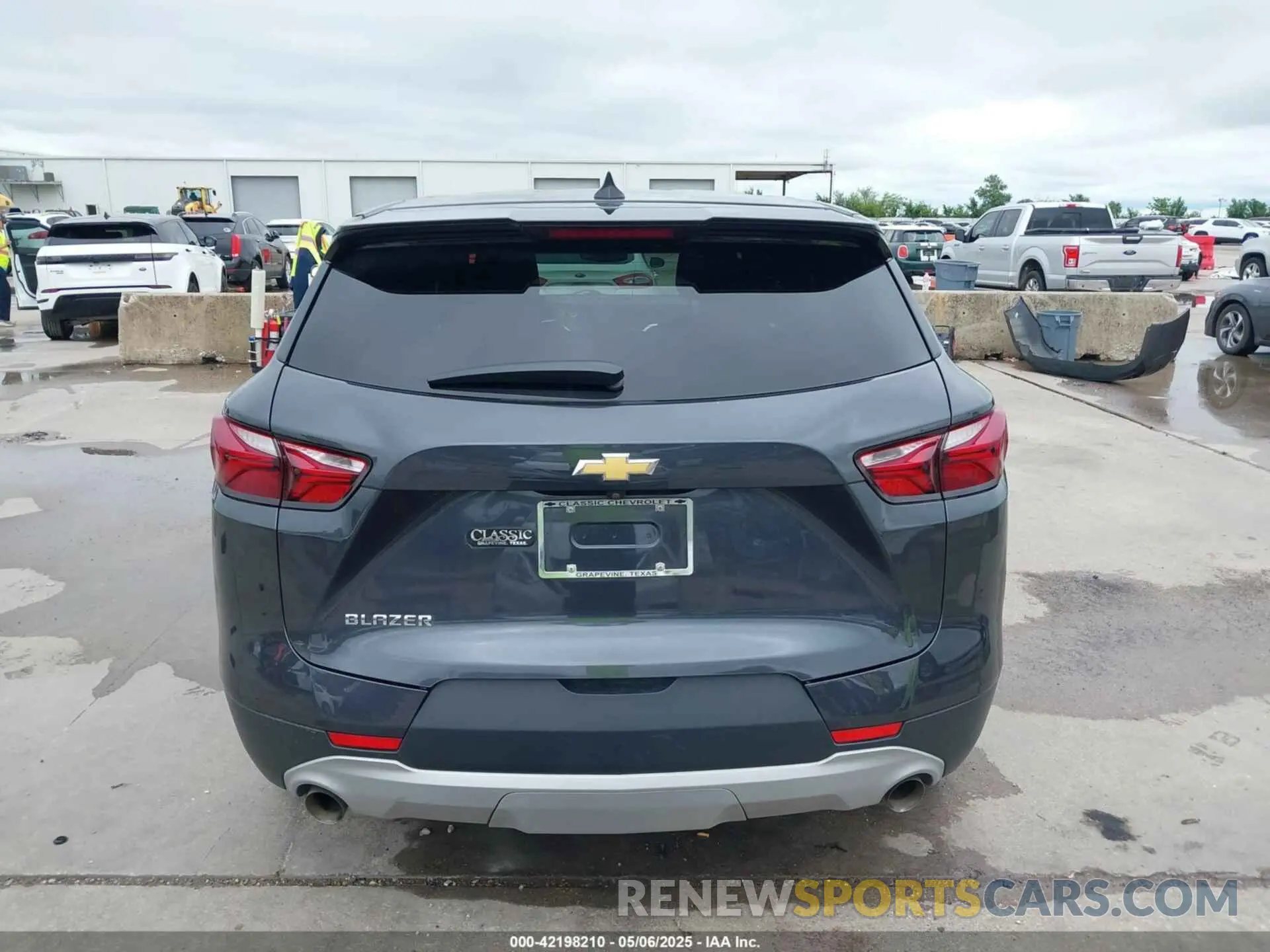 16 Фотография поврежденного автомобиля 3GNKBCR40NS212396 CHEVROLET BLAZER 2022