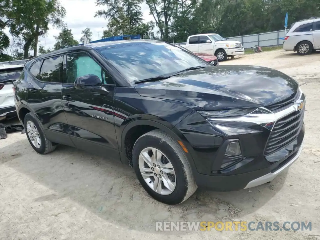 4 Photograph of a damaged car 3GNKBCR41NS127535 CHEVROLET BLAZER 2022