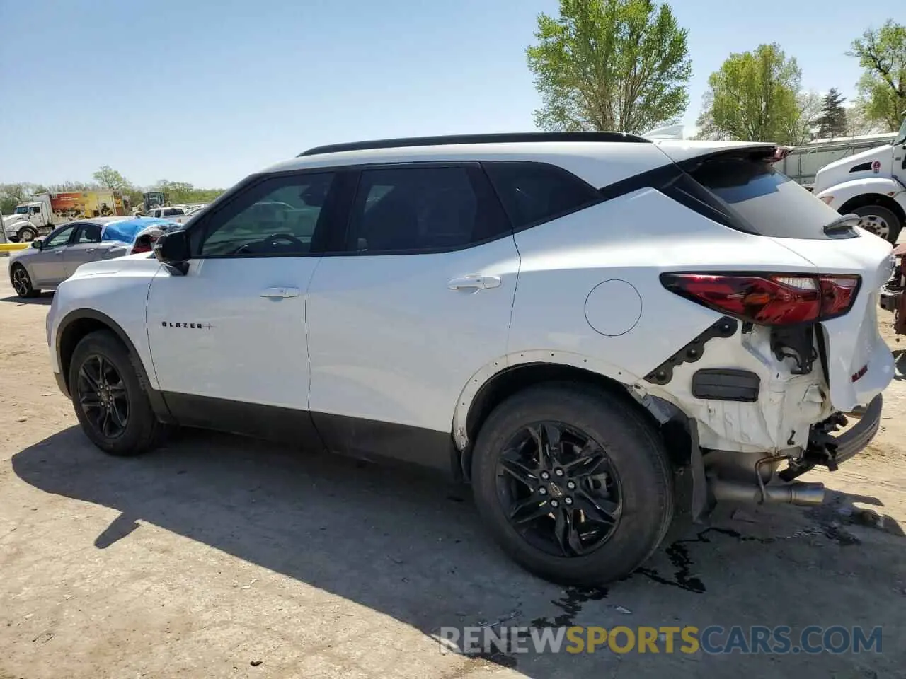 2 Фотография поврежденного автомобиля 3GNKBCR41NS188447 CHEVROLET BLAZER 2022