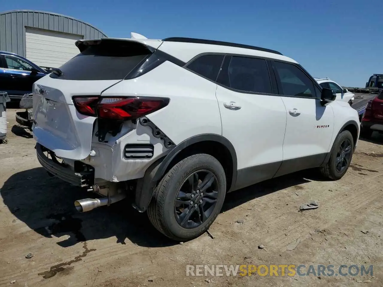 3 Фотография поврежденного автомобиля 3GNKBCR41NS188447 CHEVROLET BLAZER 2022