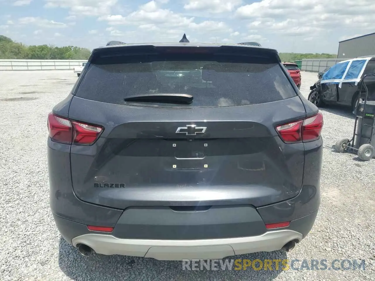 6 Photograph of a damaged car 3GNKBCR42NS117029 CHEVROLET BLAZER 2022