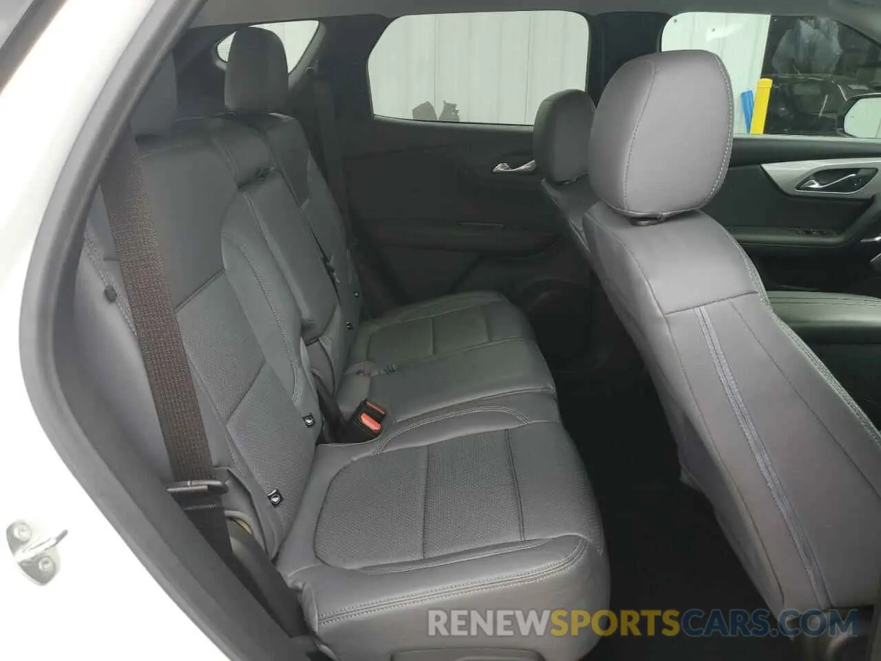 10 Фотография поврежденного автомобиля 3GNKBCR42NS125647 CHEVROLET BLAZER 2022