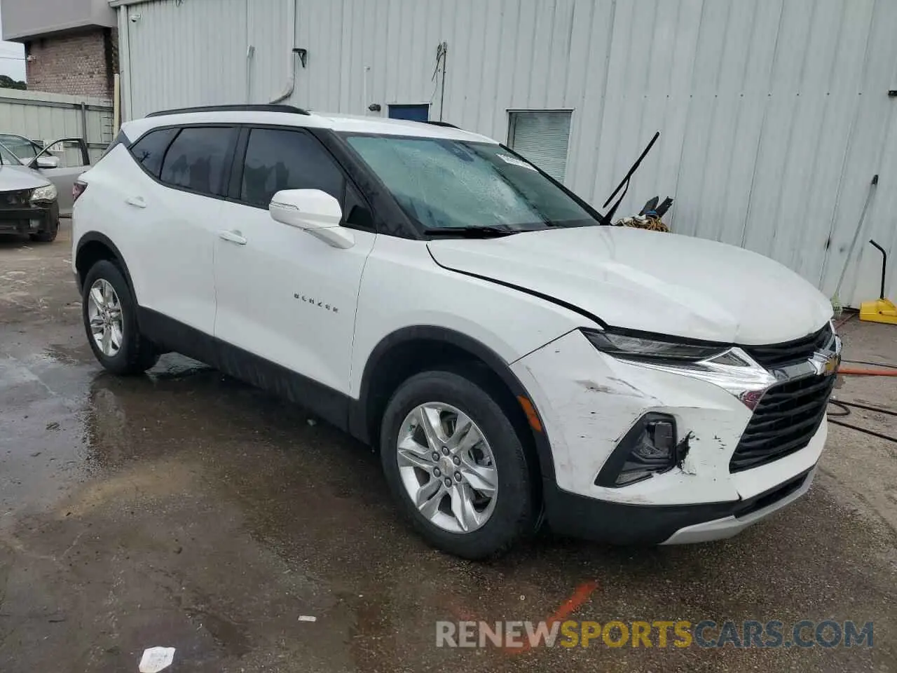 4 Фотография поврежденного автомобиля 3GNKBCR42NS125647 CHEVROLET BLAZER 2022