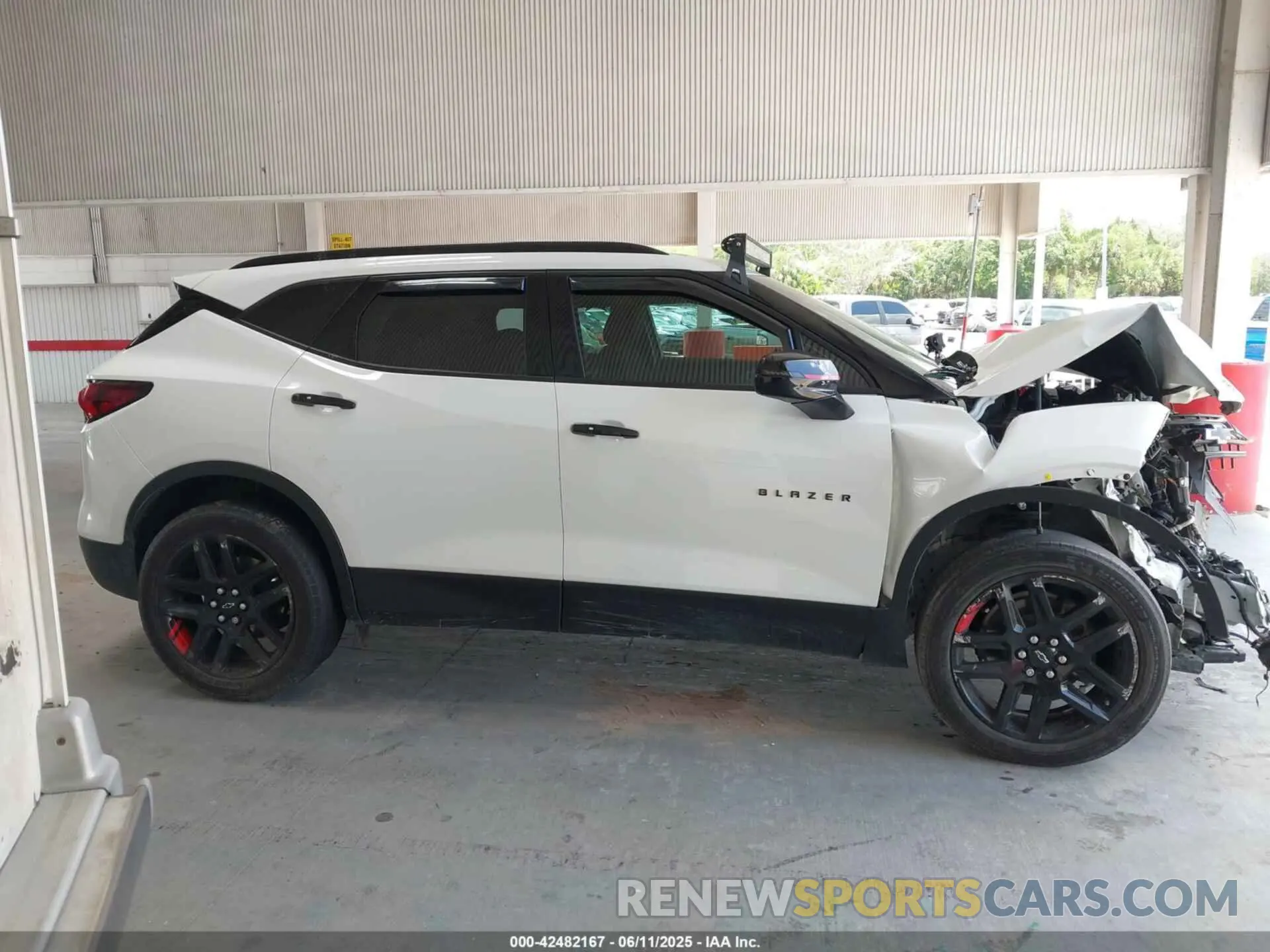 13 Photograph of a damaged car 3GNKBCR44NS148766 CHEVROLET BLAZER 2022