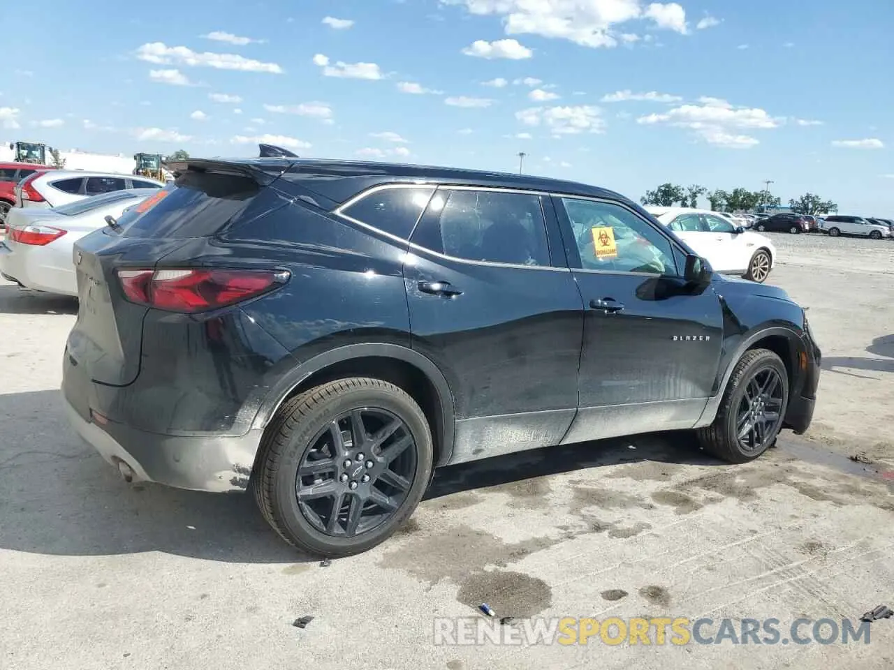 3 Фотография поврежденного автомобиля 3GNKBCR47NS123022 CHEVROLET BLAZER 2022