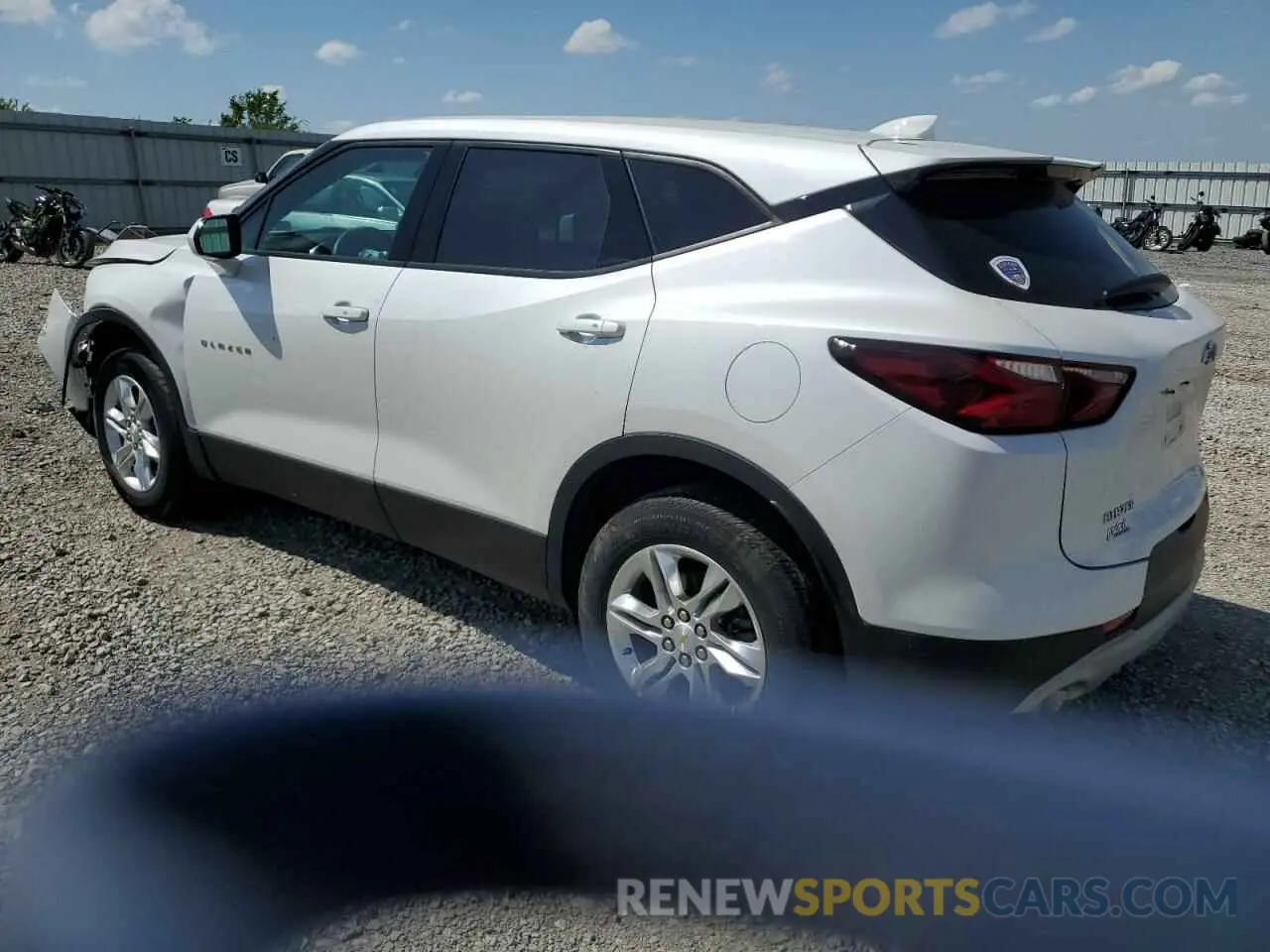 2 Photograph of a damaged car 3GNKBCR49NS125094 CHEVROLET BLAZER 2022