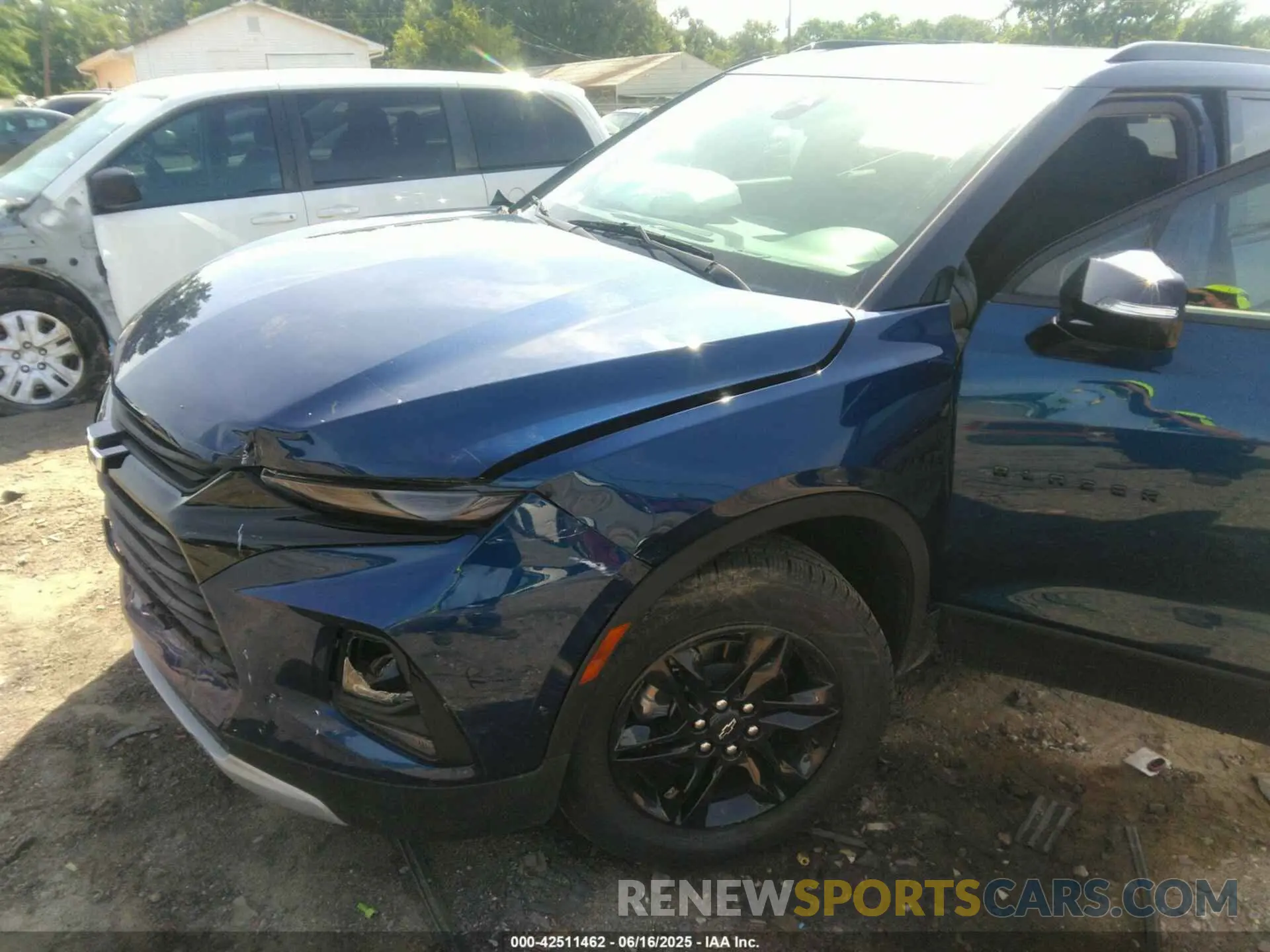 6 Photograph of a damaged car 3GNKBCR49NS195355 CHEVROLET BLAZER 2022
