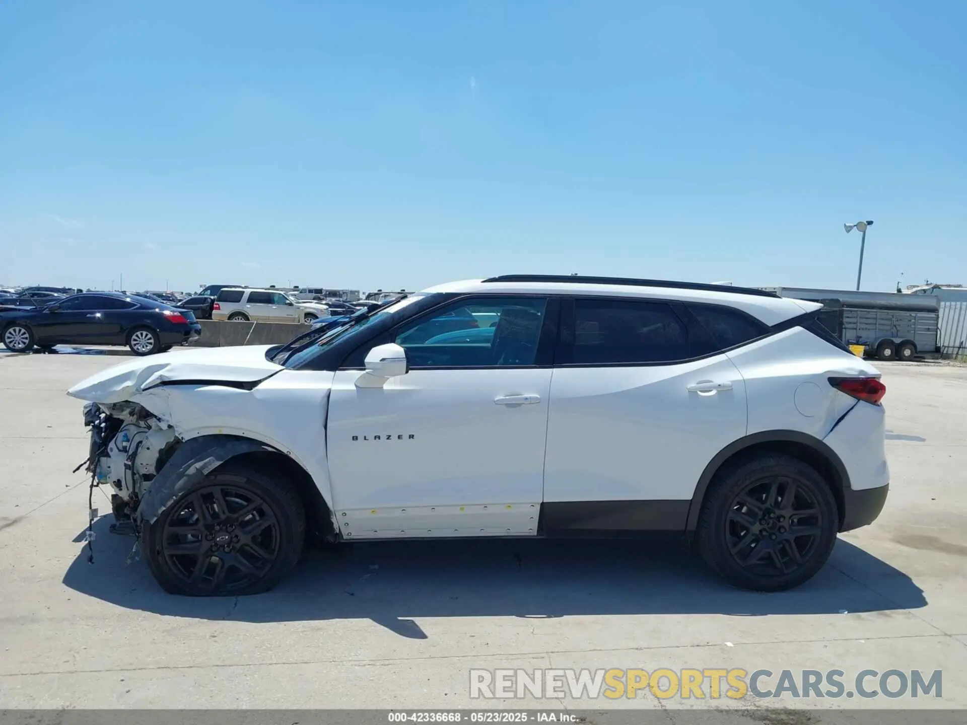 15 Photograph of a damaged car 3GNKBCR4XNS169556 CHEVROLET BLAZER 2022