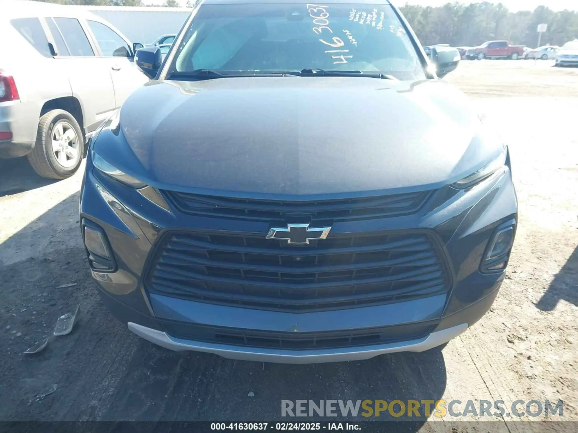 12 Photograph of a damaged car 3GNKBDR40NS235232 CHEVROLET BLAZER 2022