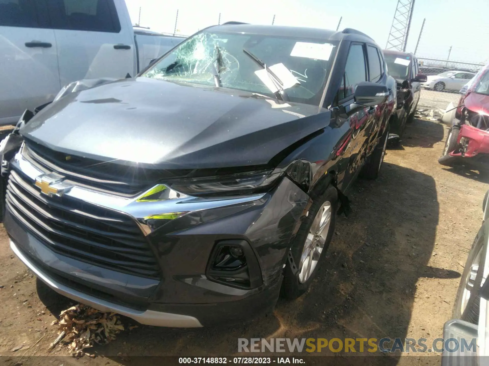 2 Фотография поврежденного автомобиля 3GNKBDRS0NS165505 CHEVROLET BLAZER 2022