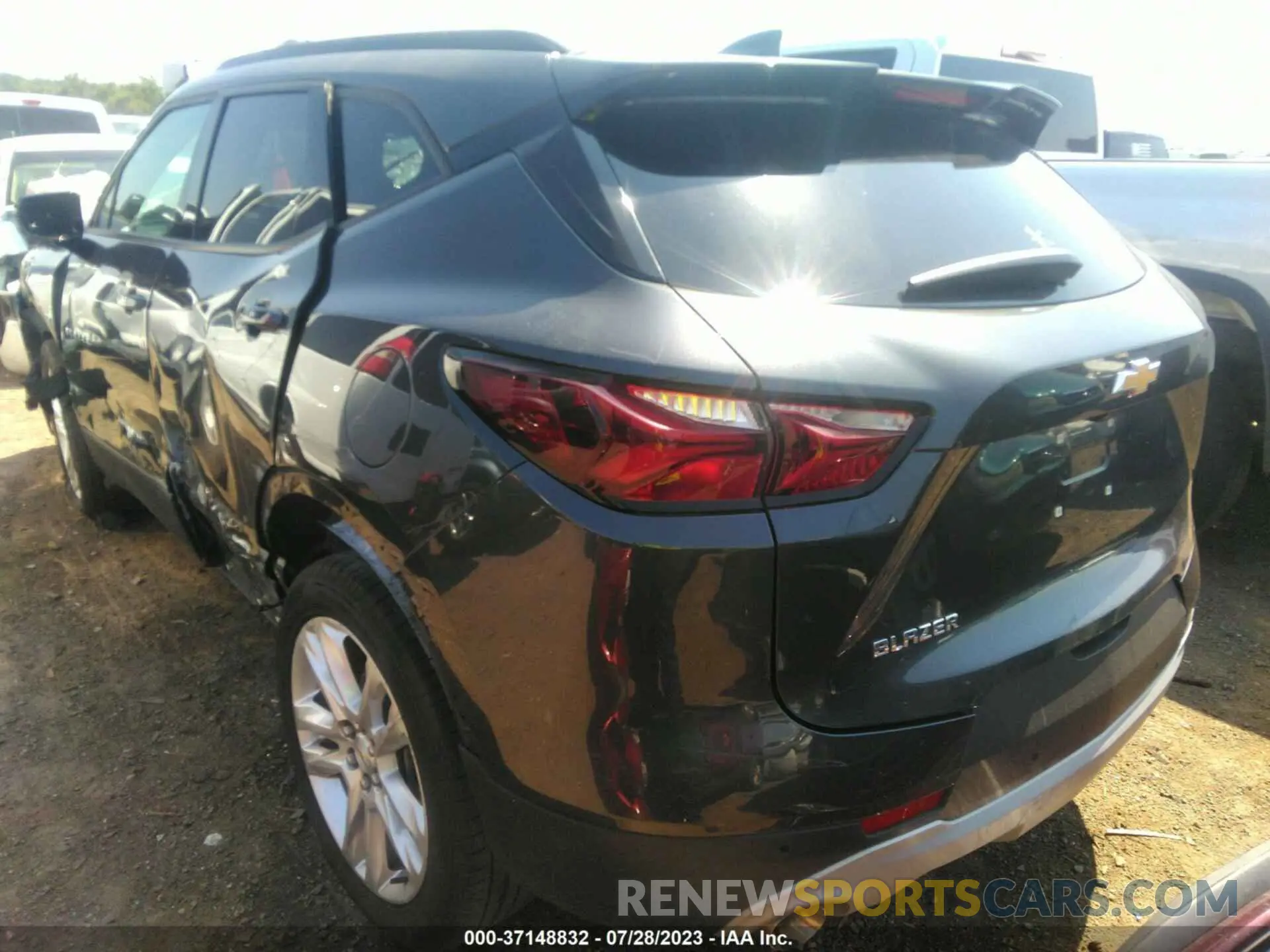 3 Фотография поврежденного автомобиля 3GNKBDRS0NS165505 CHEVROLET BLAZER 2022