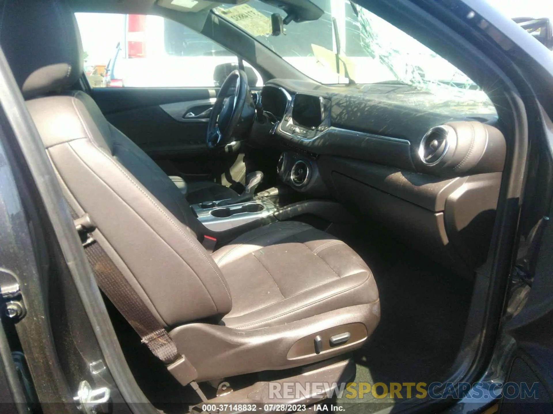 5 Фотография поврежденного автомобиля 3GNKBDRS0NS165505 CHEVROLET BLAZER 2022