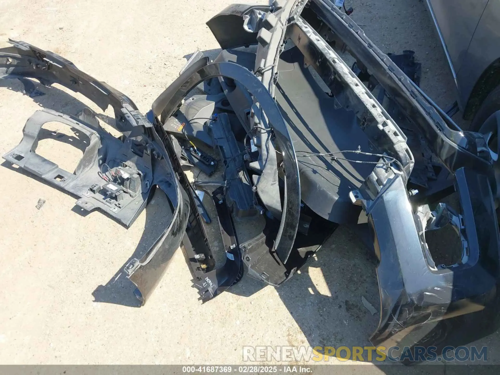 12 Photograph of a damaged car 3GNKBERS2NS185275 CHEVROLET BLAZER 2022
