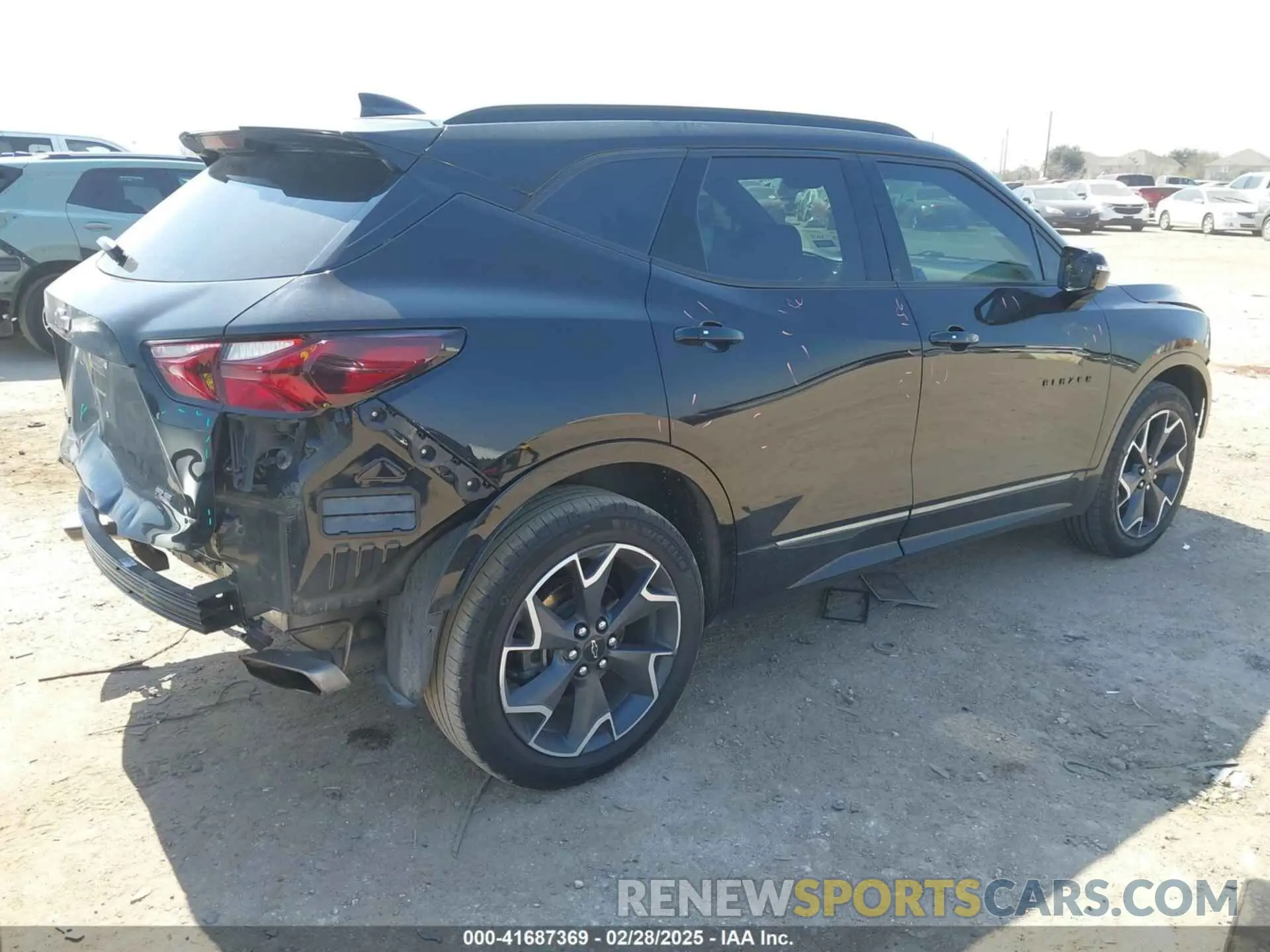 4 Photograph of a damaged car 3GNKBERS2NS185275 CHEVROLET BLAZER 2022