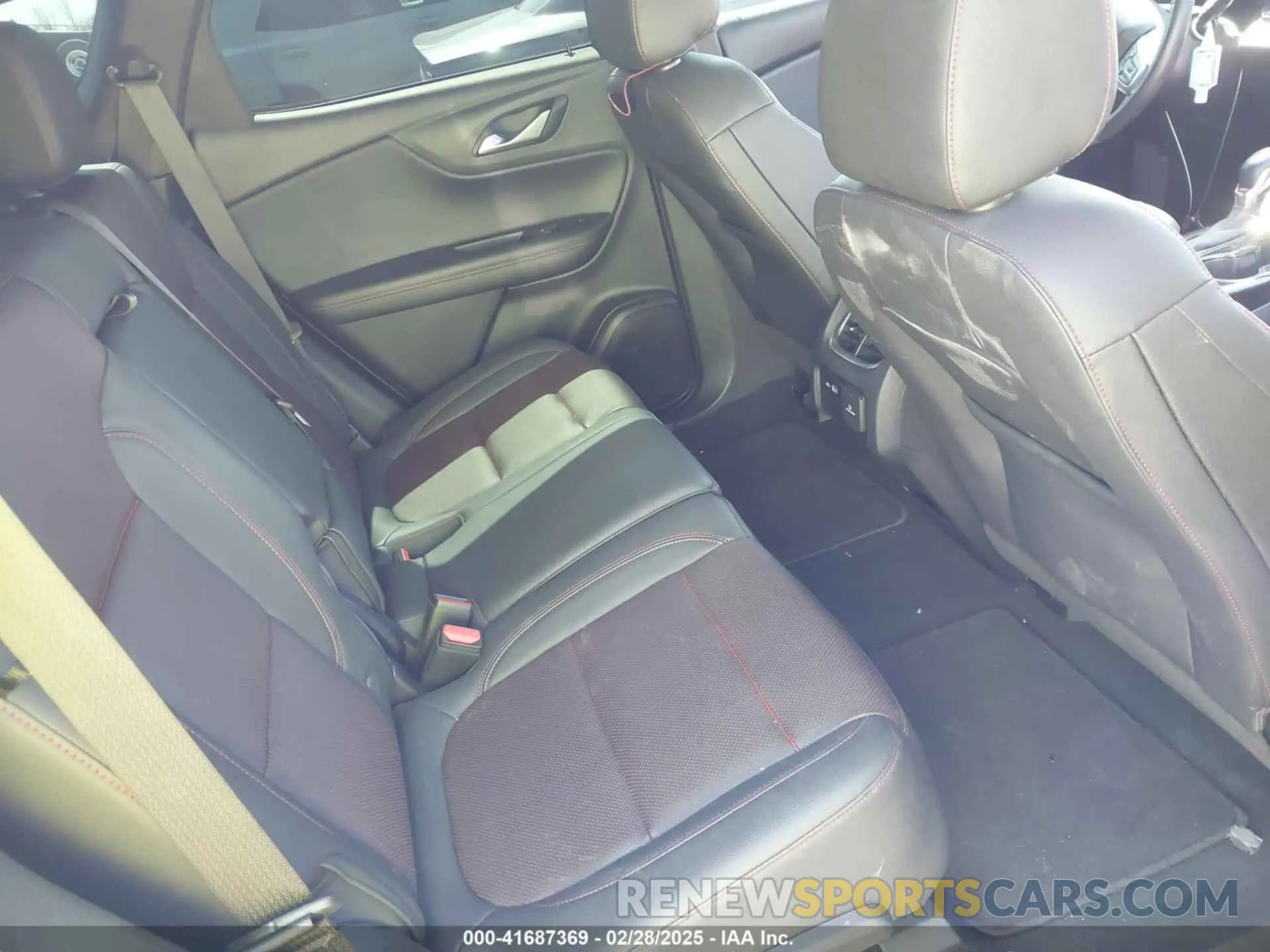 8 Photograph of a damaged car 3GNKBERS2NS185275 CHEVROLET BLAZER 2022