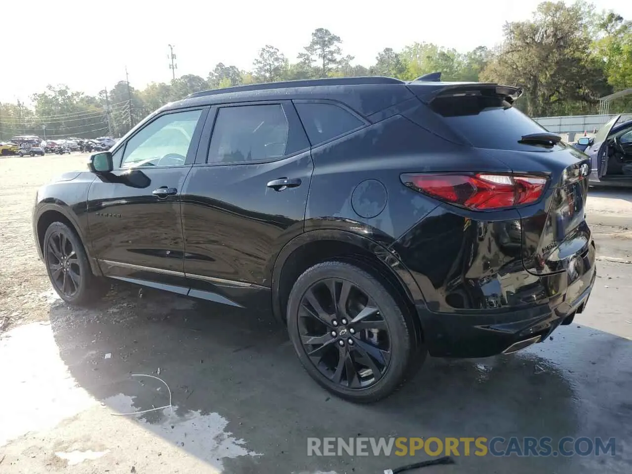 2 Photograph of a damaged car 3GNKBERS2NS215147 CHEVROLET BLAZER 2022