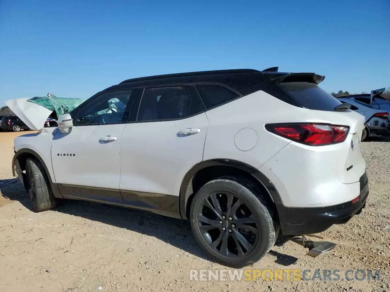 2 Фотография поврежденного автомобиля 3GNKBERS4NS134747 CHEVROLET BLAZER 2022