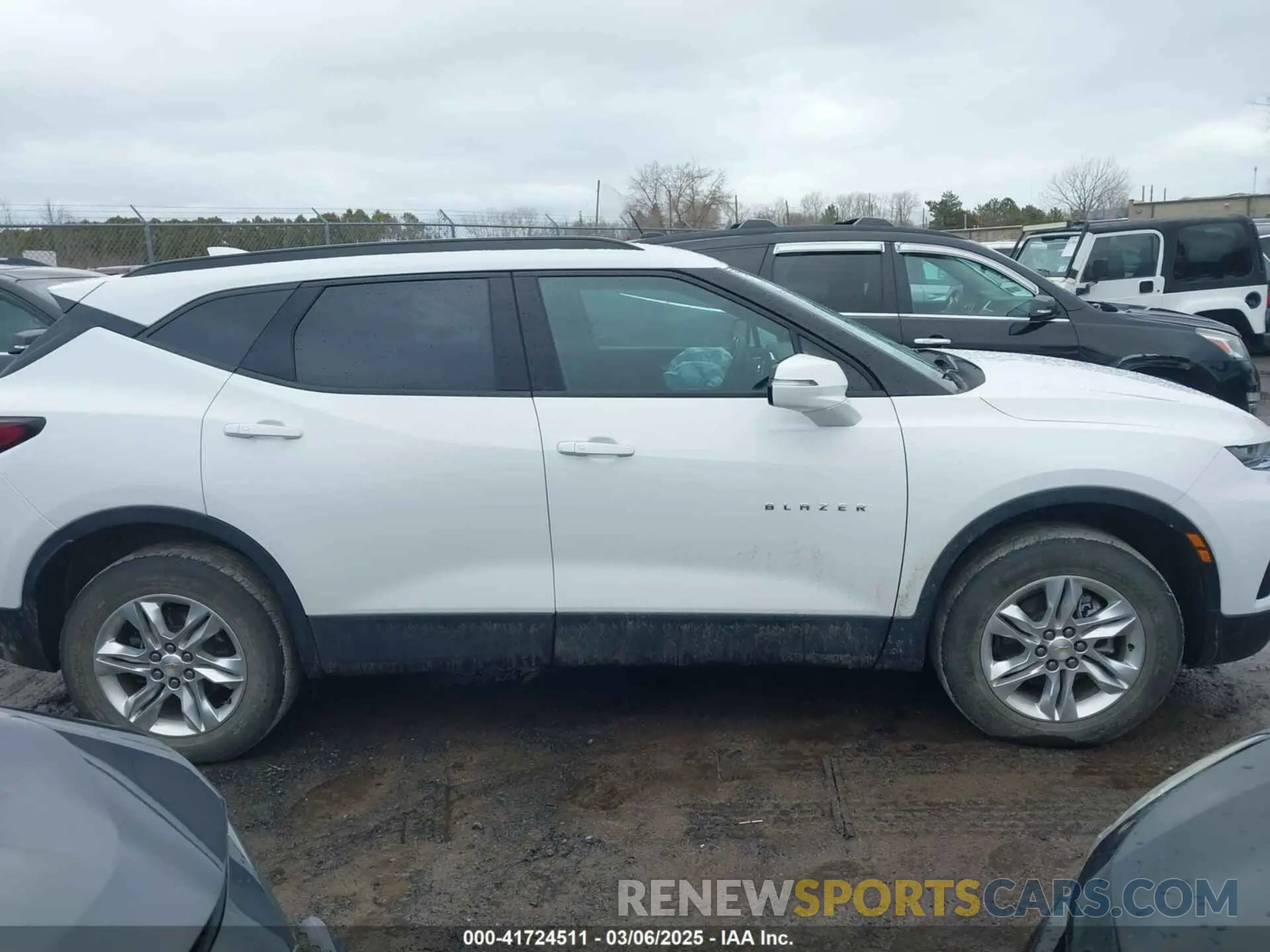 14 Photograph of a damaged car 3GNKBHR40NS129421 CHEVROLET BLAZER 2022