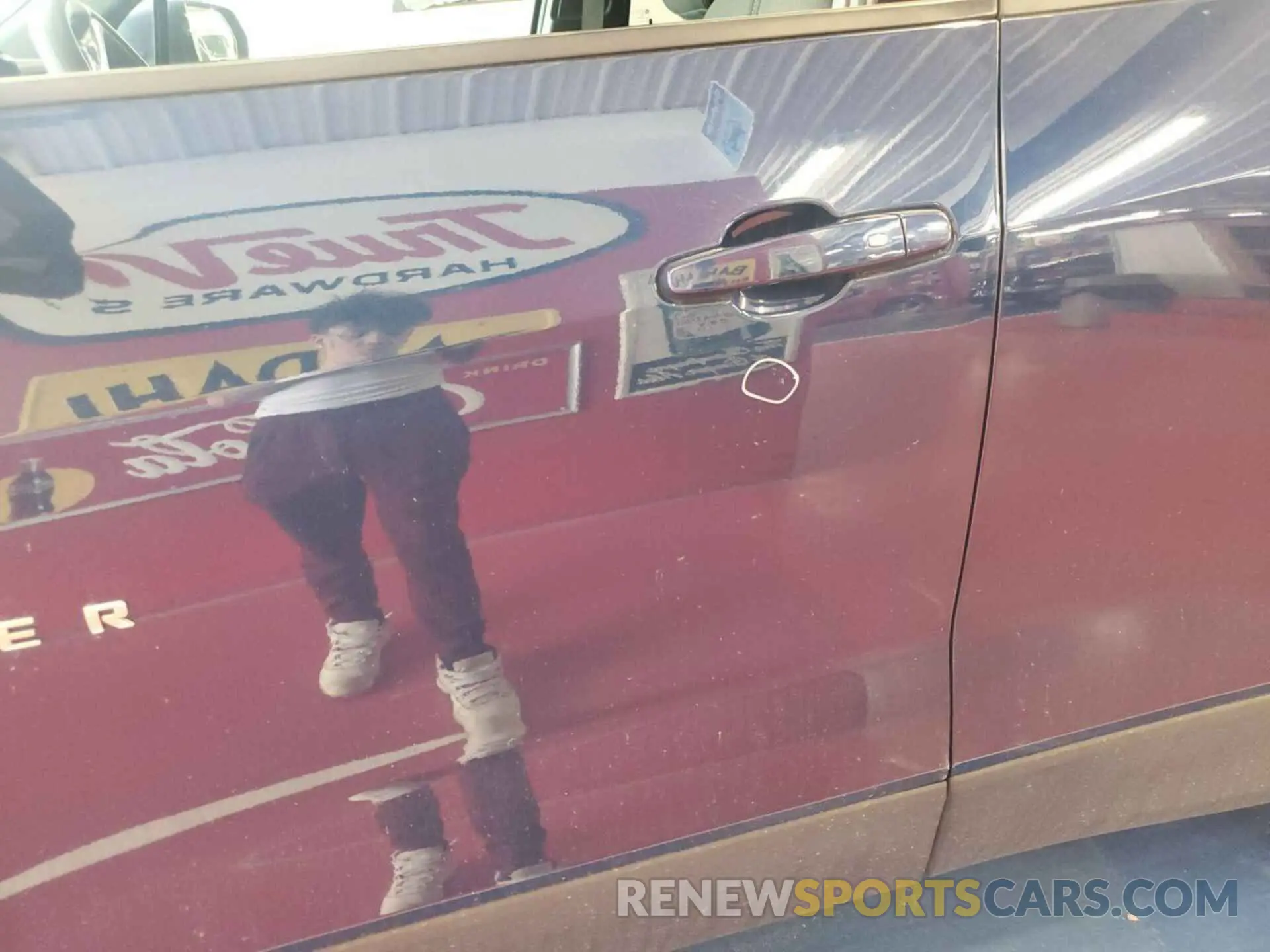 10 Photograph of a damaged car 3GNKBHR41NS212484 CHEVROLET BLAZER 2022